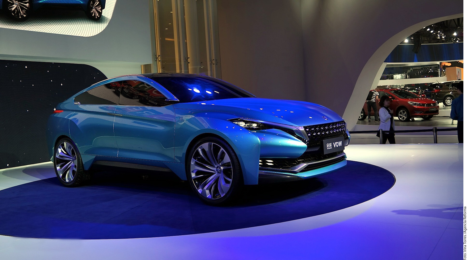 Lanza Nissan propuestas para j&oacute;venes