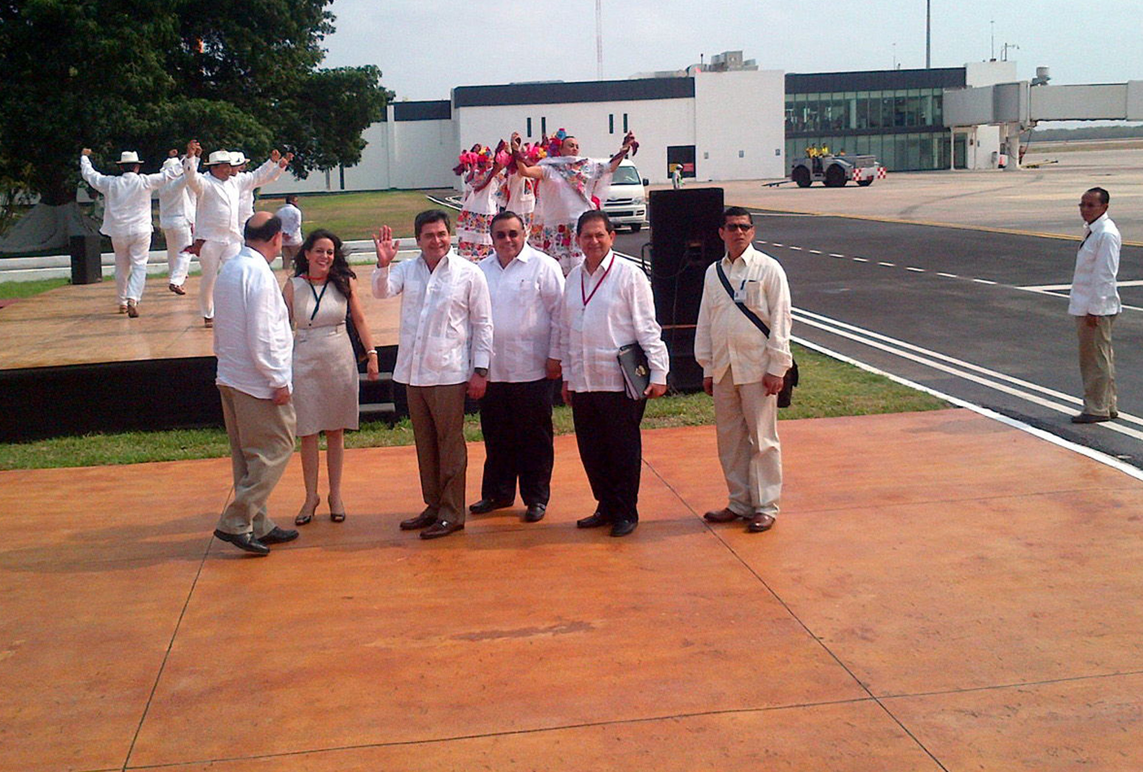 Aprueba Honduras reelegir Presidente