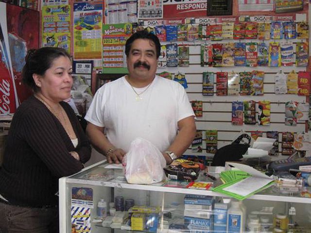 Nuestros Empresarios Rodolfo Pérez, Tienda, Tacos y Mariscos Guadalajara