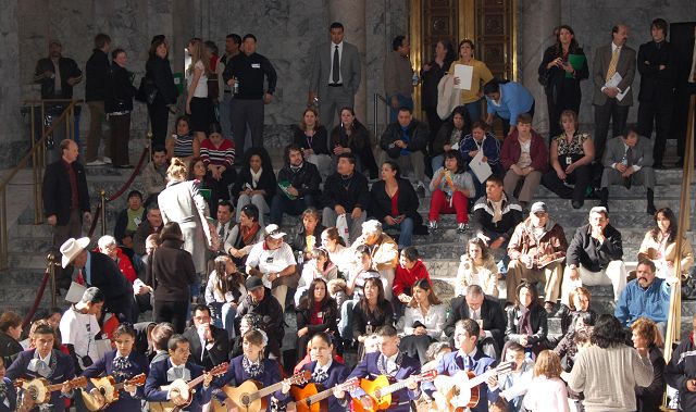 Superan asistencia en la capital