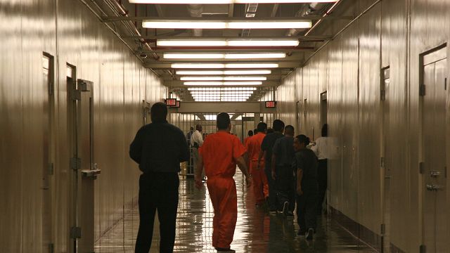 Centros de detenci&oacute;n, trago amargo para indocumentados