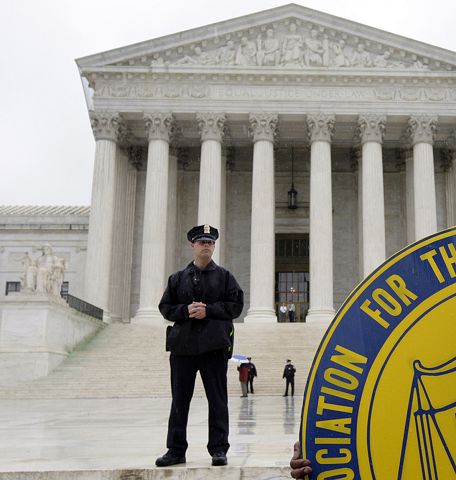 Corte Suprema a favor de indocumentado en robo de identidad