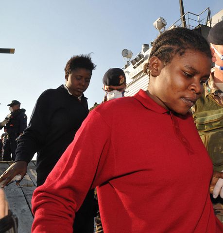 Defiende medidas contra inmigrantes ilegales