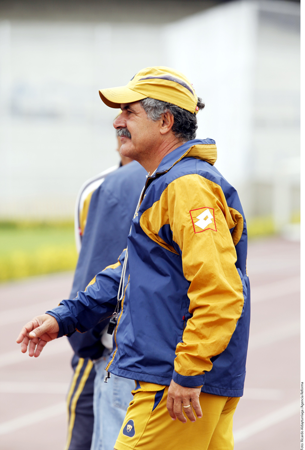 Callan a cr&iacute;ticos de veteranos pumas