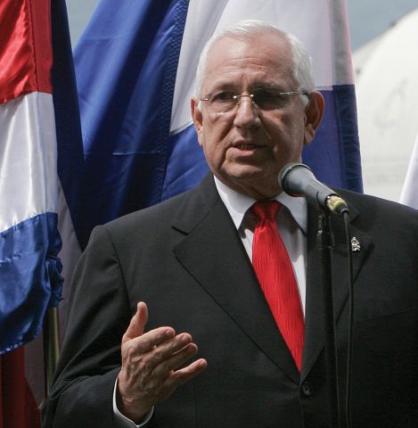 Pocas expectativas para di&aacute;logo Zelaya-Micheletti