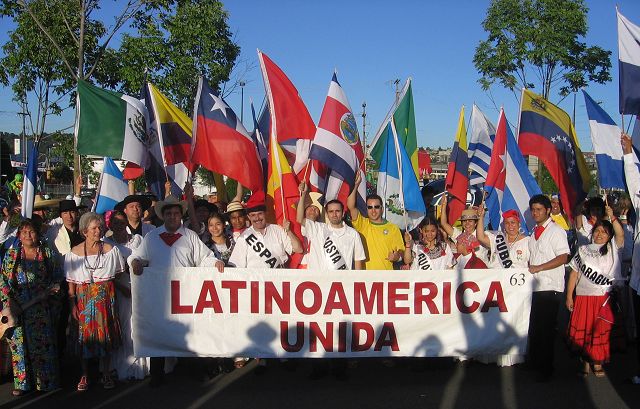 &uacute;nete al `desfile de las antorchas&iquest;