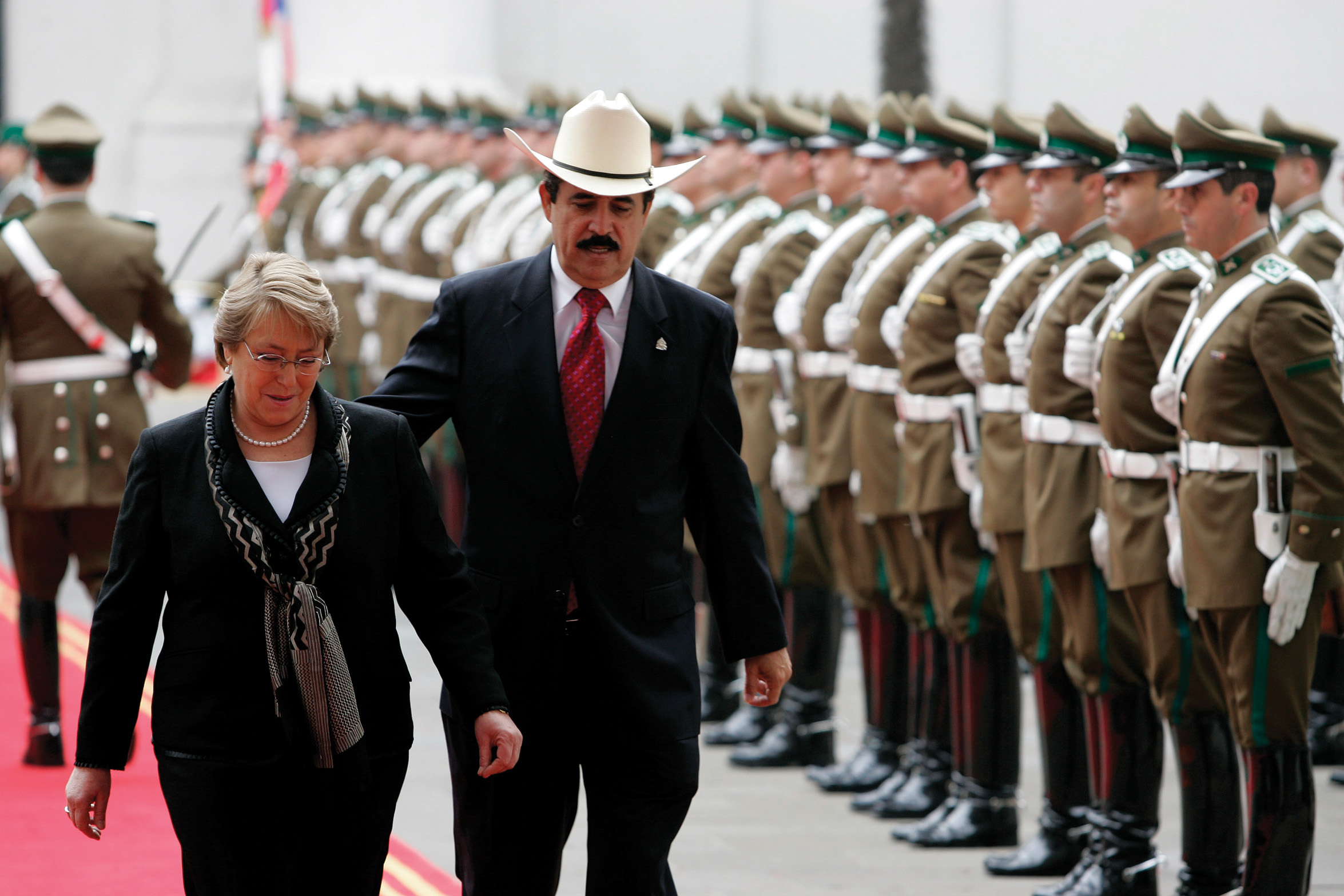 Zelaya recibe nuevo respaldo de Presidenta Bachelet en Chile