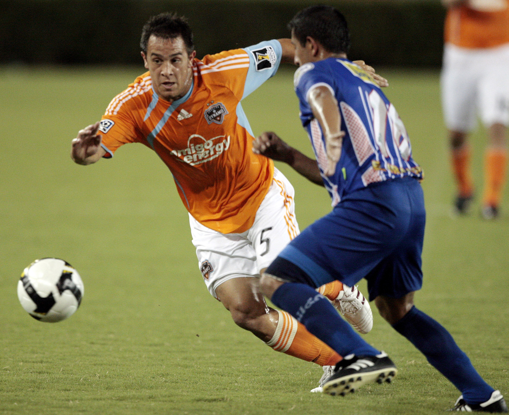 Marath&oacute;n vence 3-1 a DC United