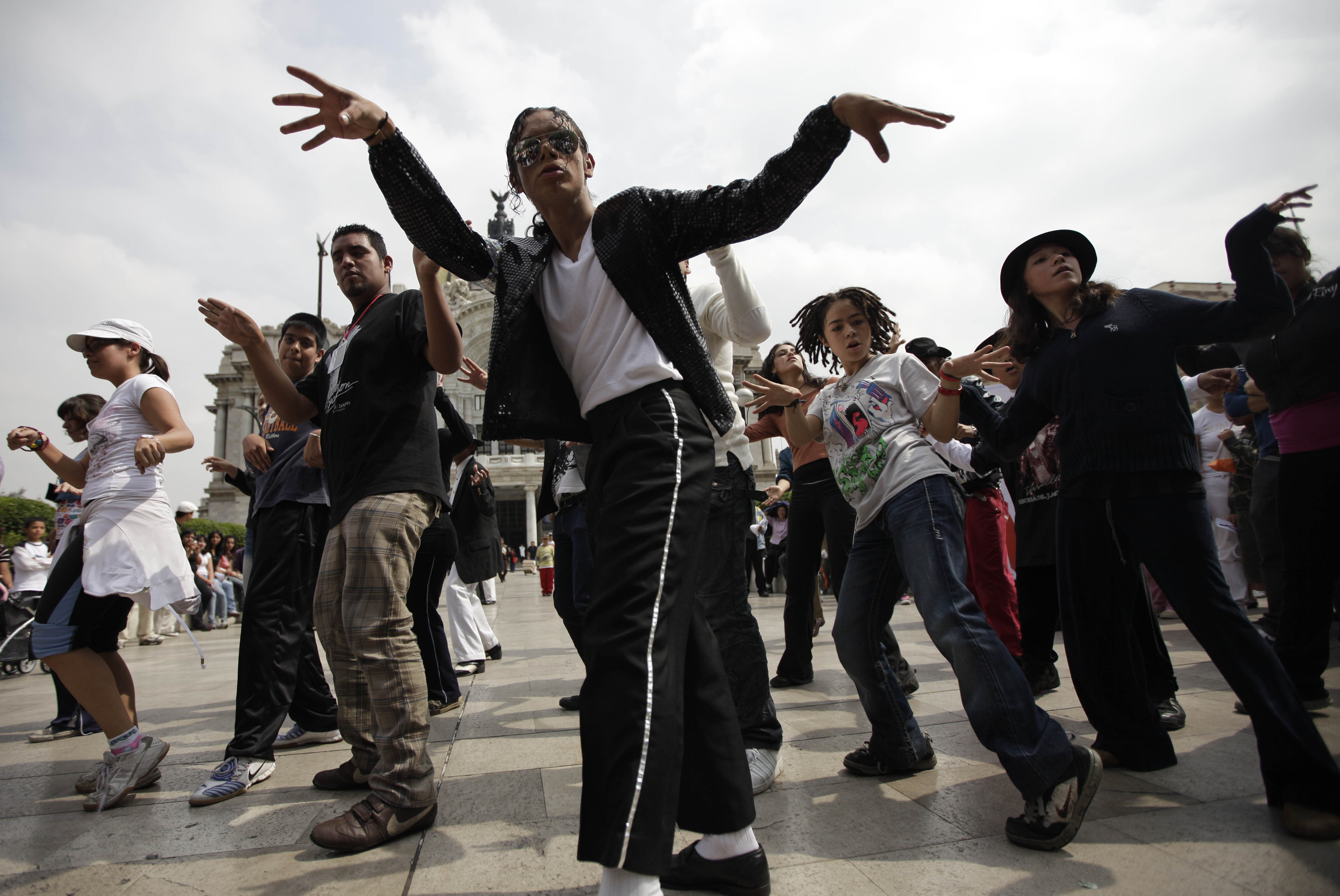 M&eacute;xico busca r&eacute;cord Guinness con "Thriller"