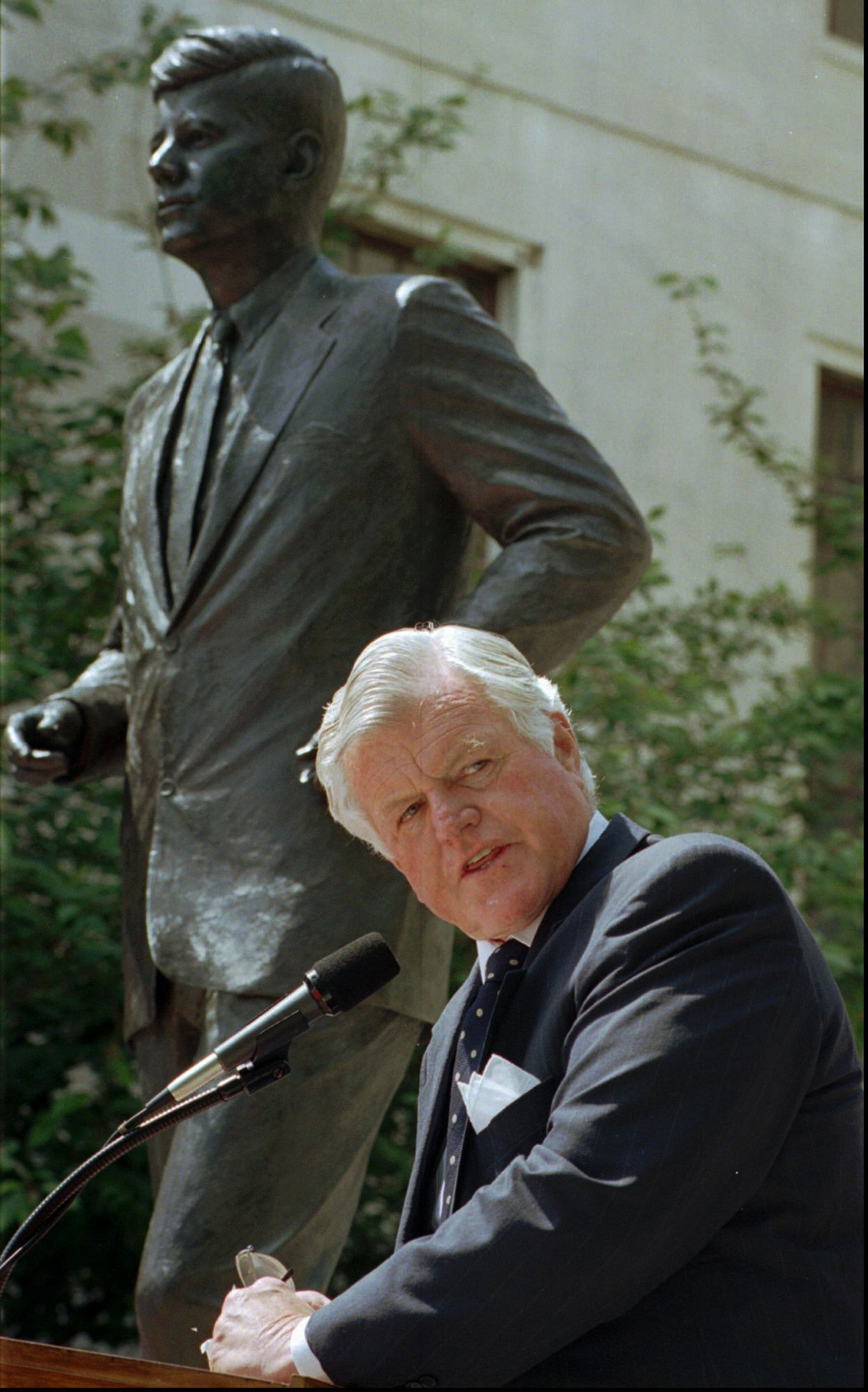 Muere El senador Kennedy