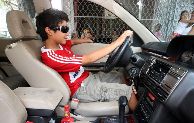 &iexcl;Aguas con chavos y abues'!