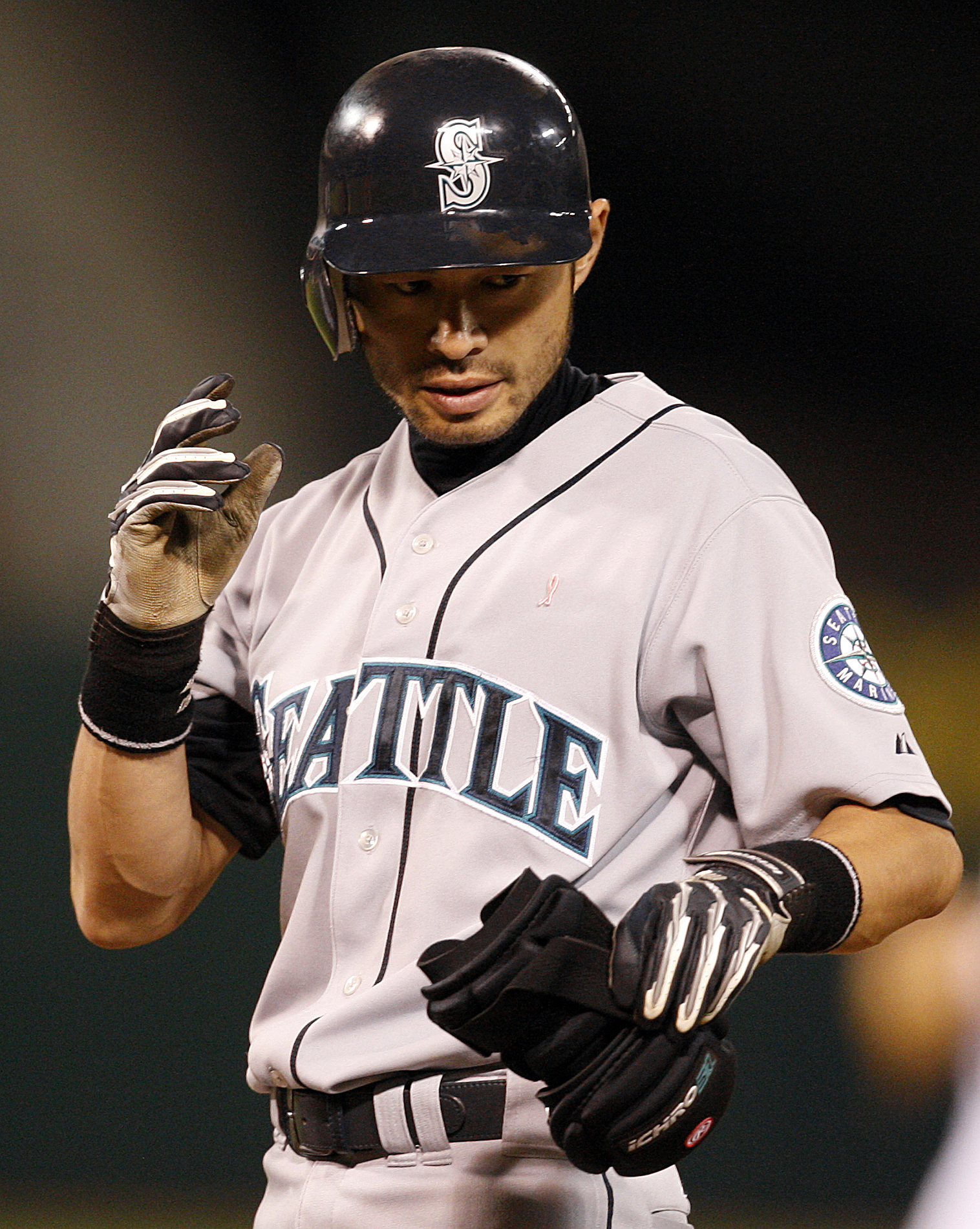 Ichiro alcanza 2,000 hits