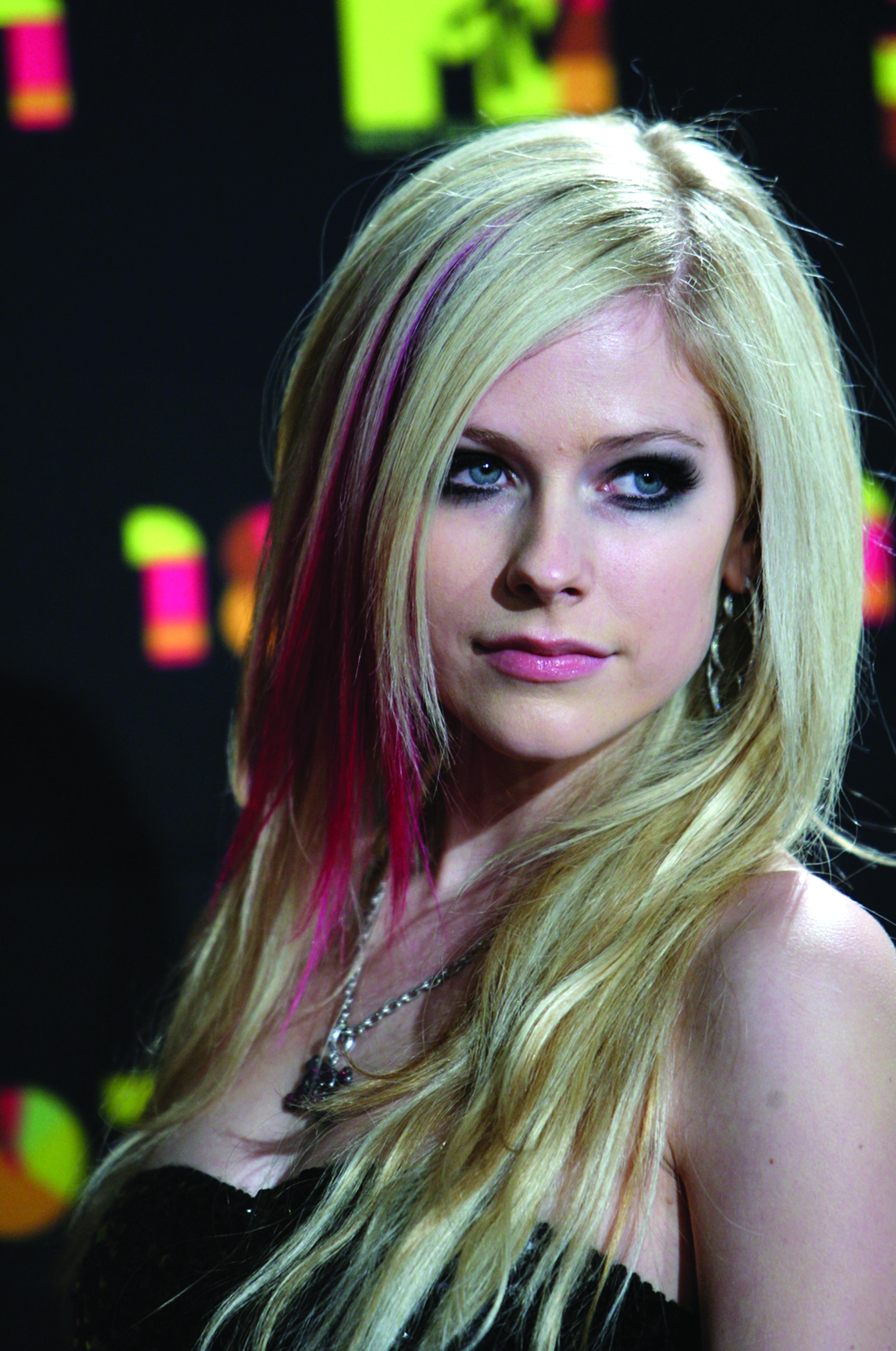 Ven crisis en matrimonio de Avril