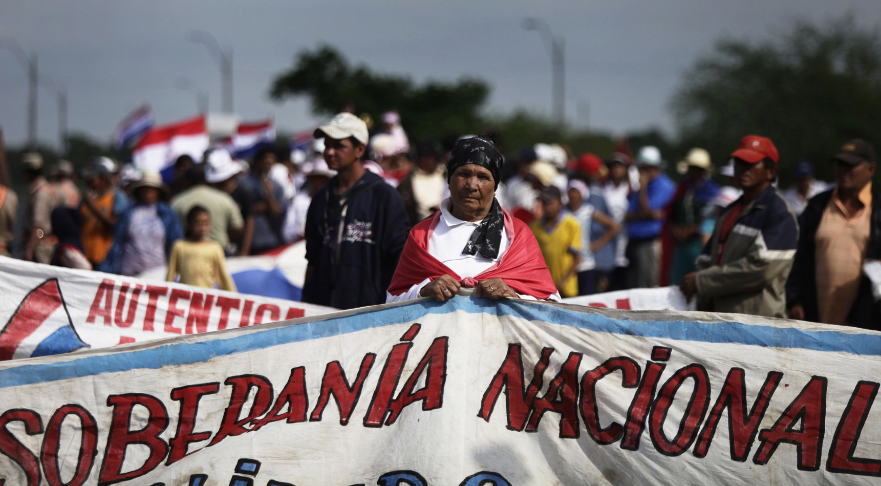 Campesinos invaden fincas