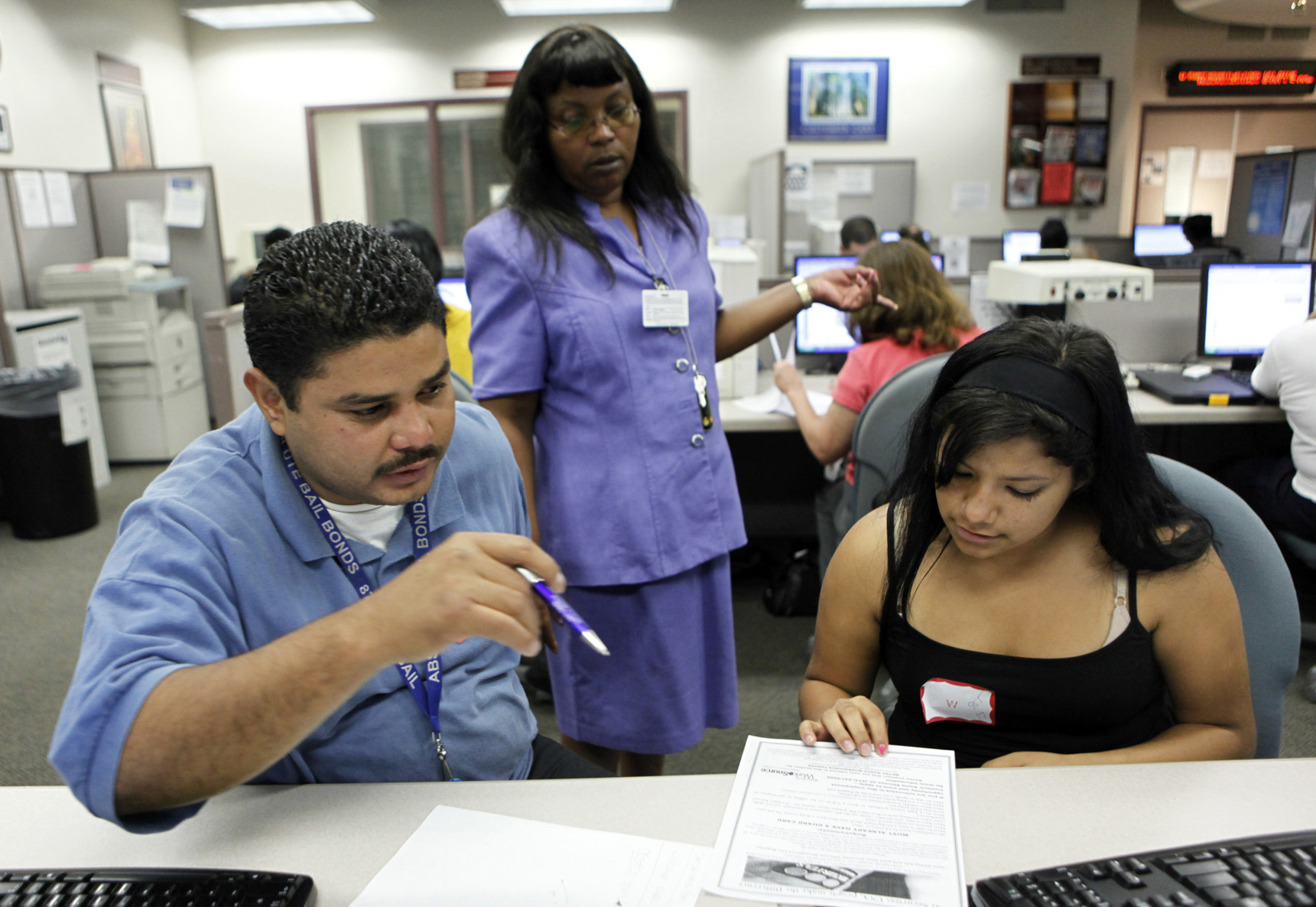 Bajan nuevos desempleados