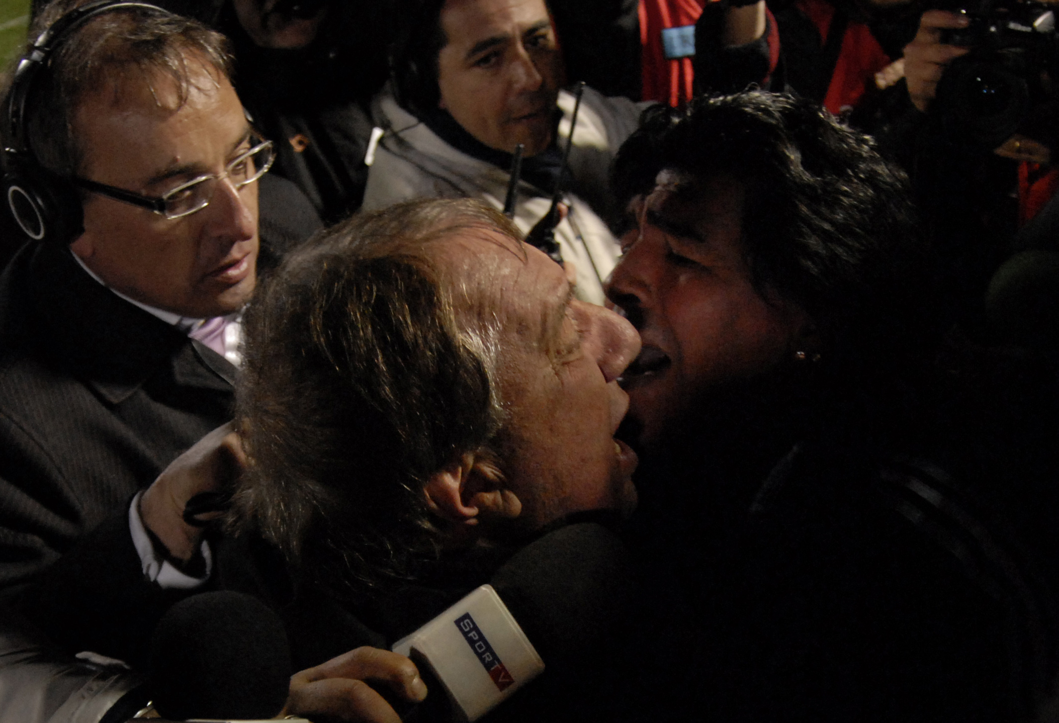 FIFA abrir&aacute; expediente contra Maradona