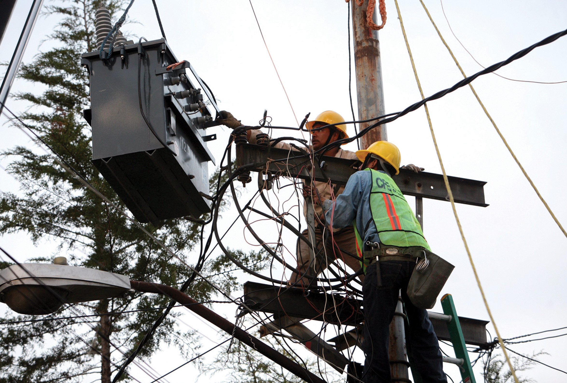 Advierte SME sobre alza en cobro de luz