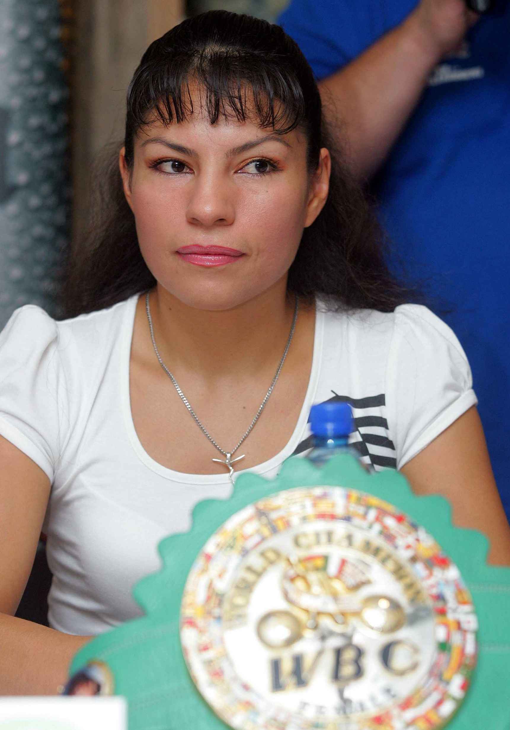 Cumple 'Guerrera' Torres con nocaut