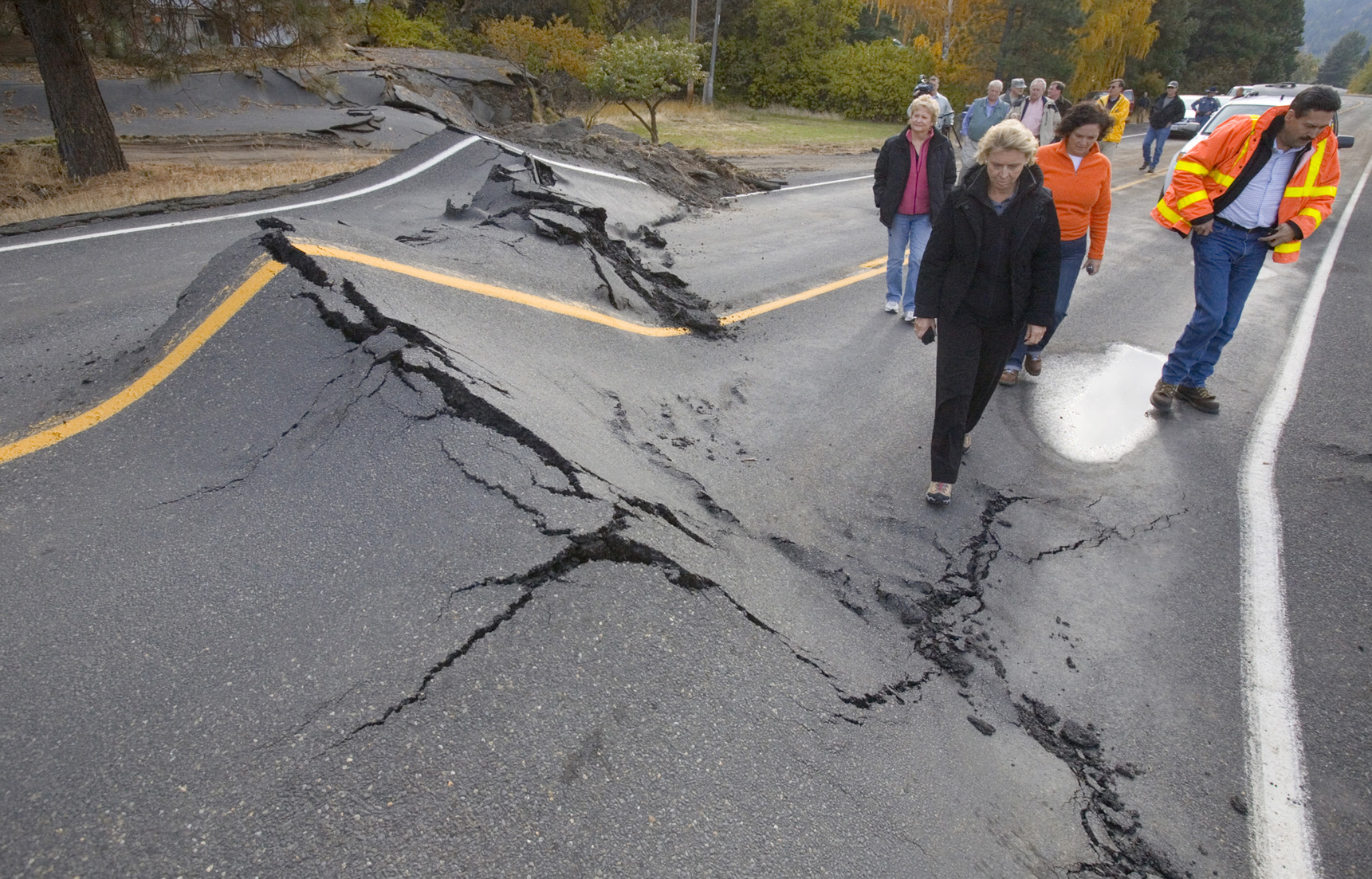 Landslide changes life in valley near Naches