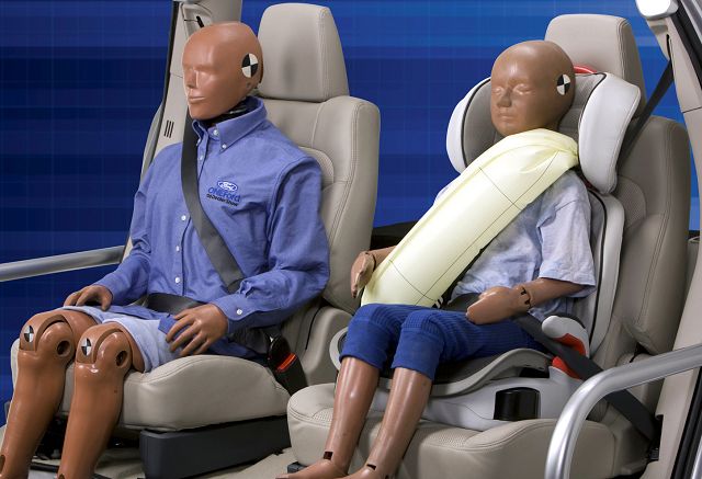 Desarrolla Ford cinturones inflables