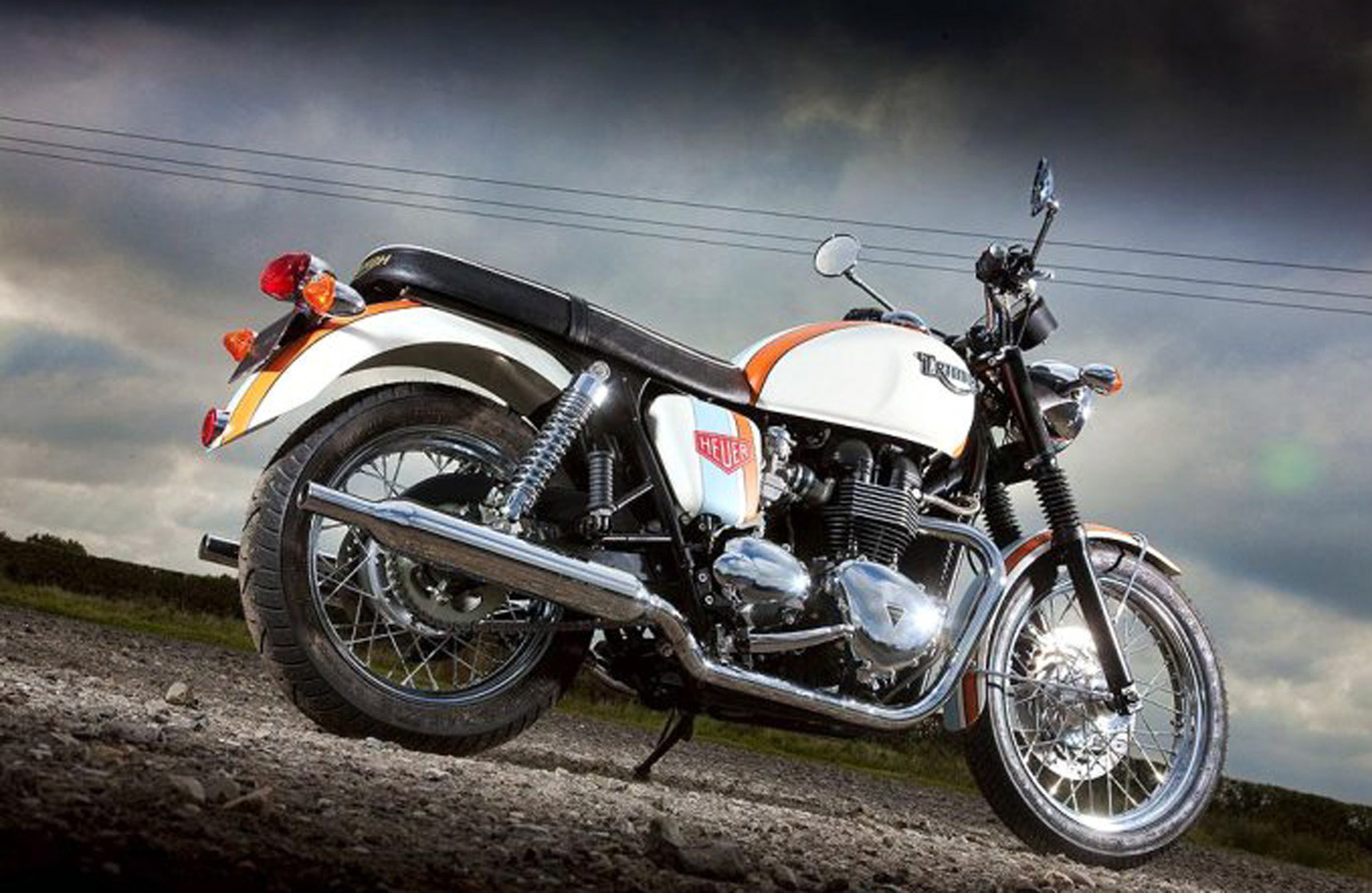 Lanzan moto conmemorativa