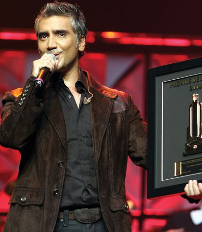 Reparte Potrillo 'nalgadas'