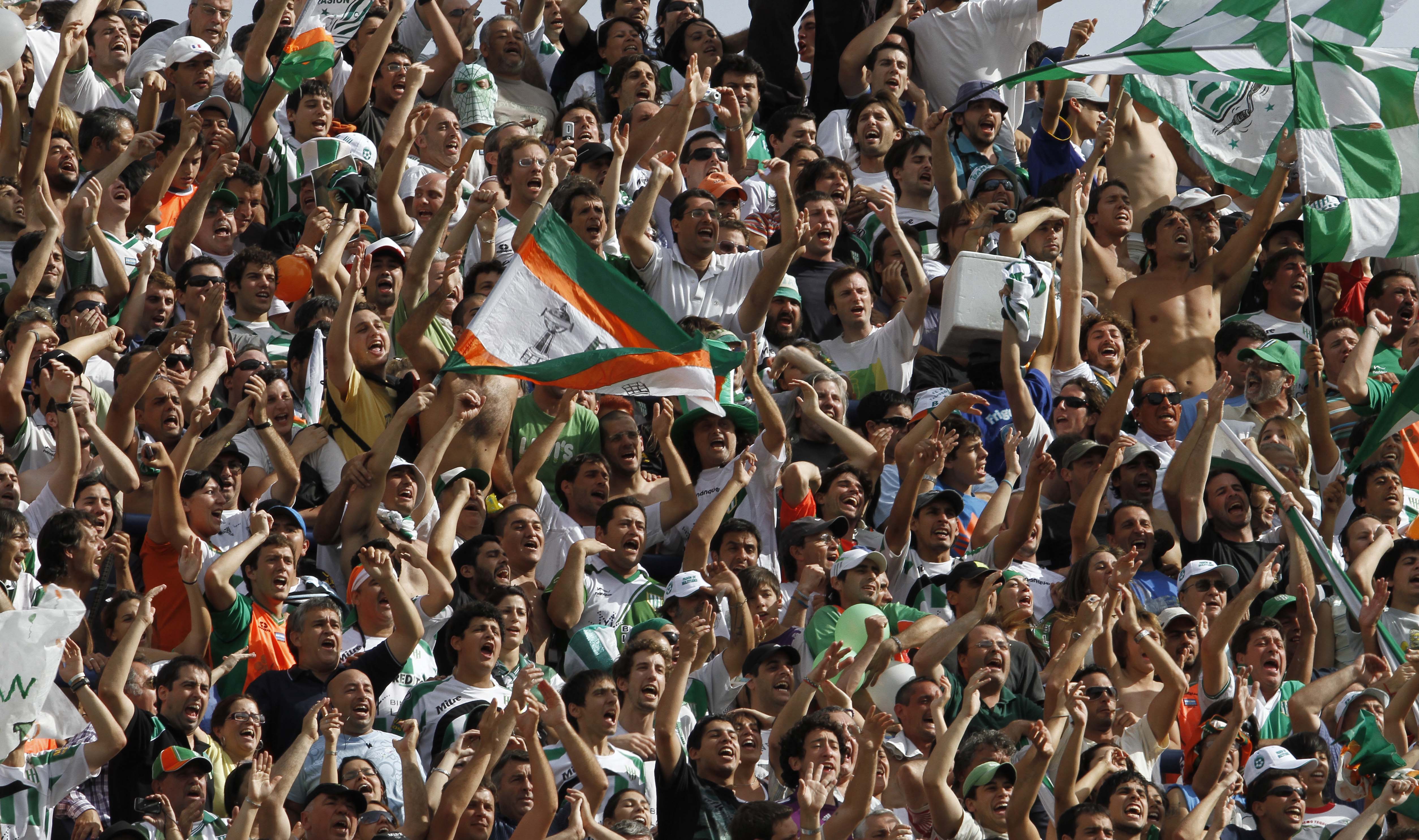 El Continente entrega t&iacute;tulos de Primera Divisi&oacute;n