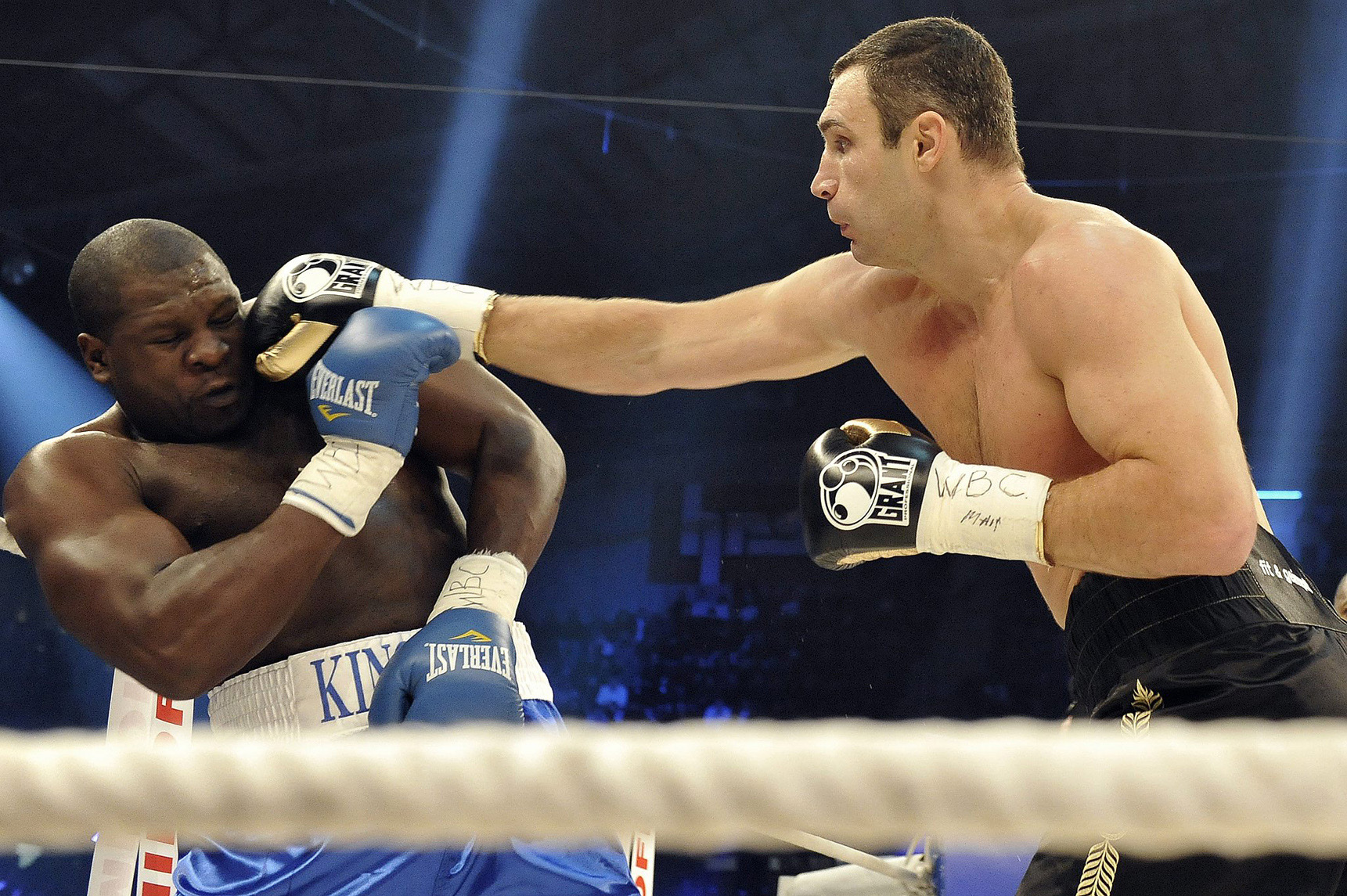 Klitschko vence por decisi&oacute;n un&aacute;nime