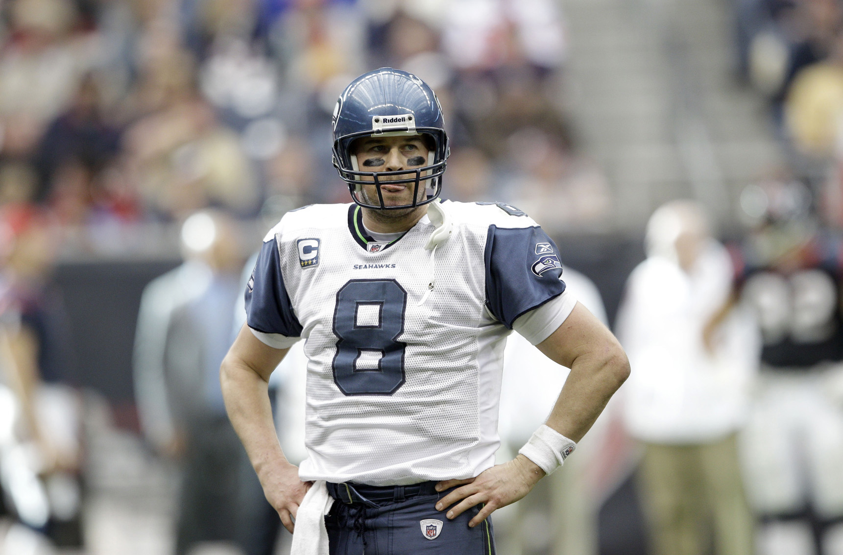 Hundi&eacute;ndose en el hoyo