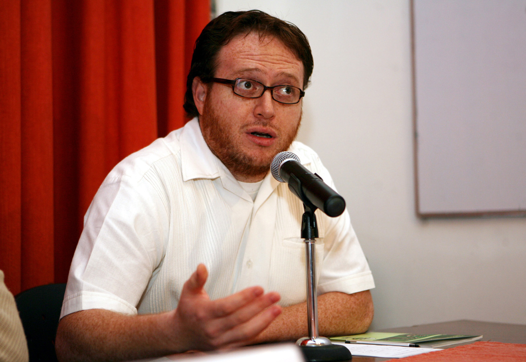 Exigen dignificar trato a migrantes