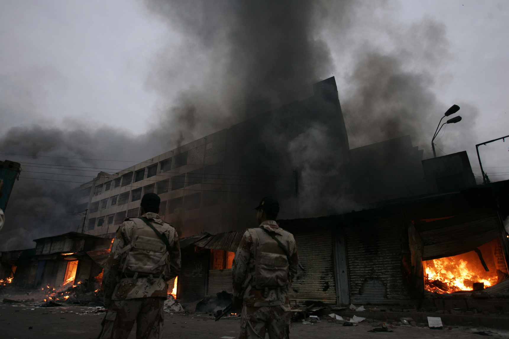 Pakist&aacute;n llama a la calma