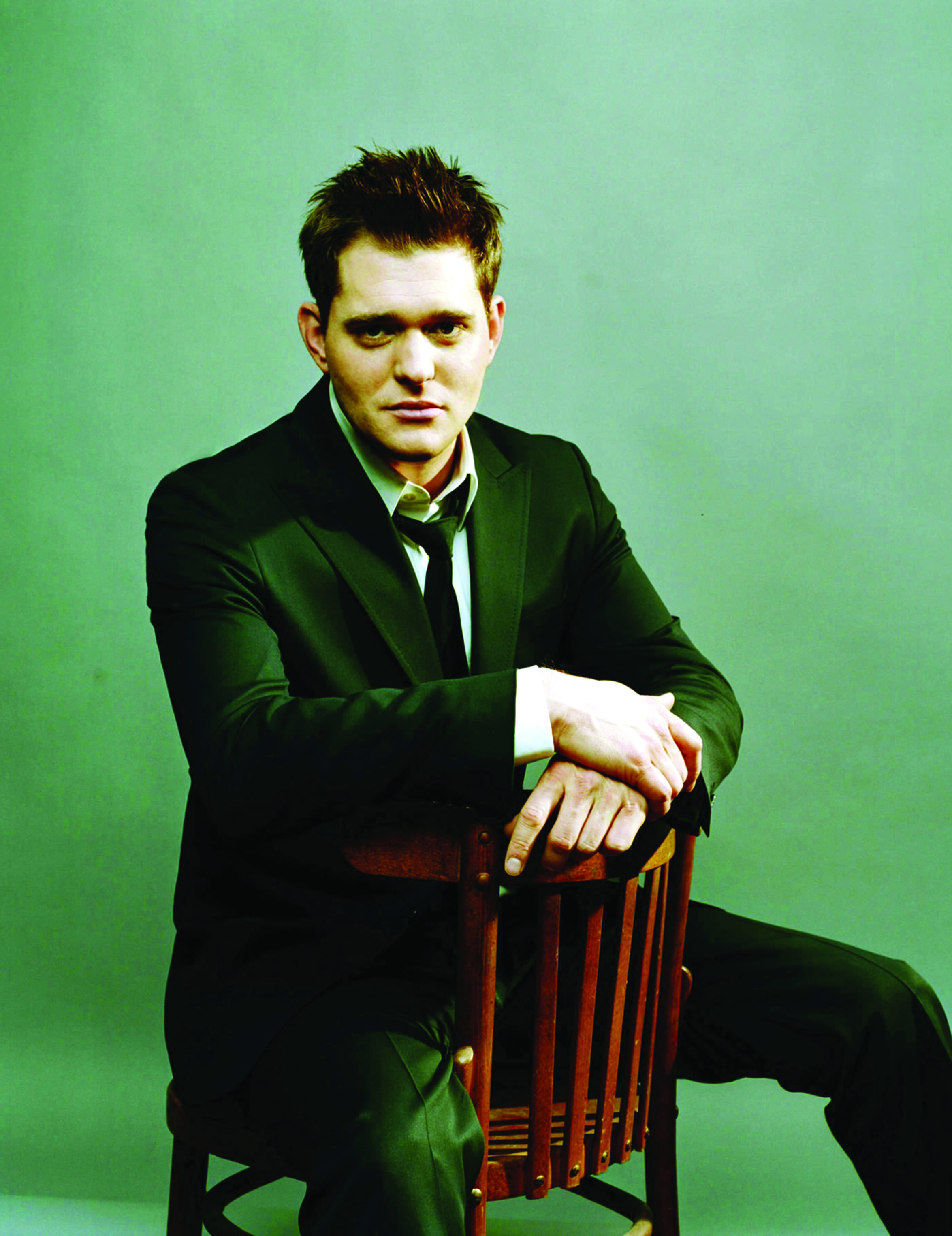 Atrapa a Bubl&eacute; una ex 'rebelde'