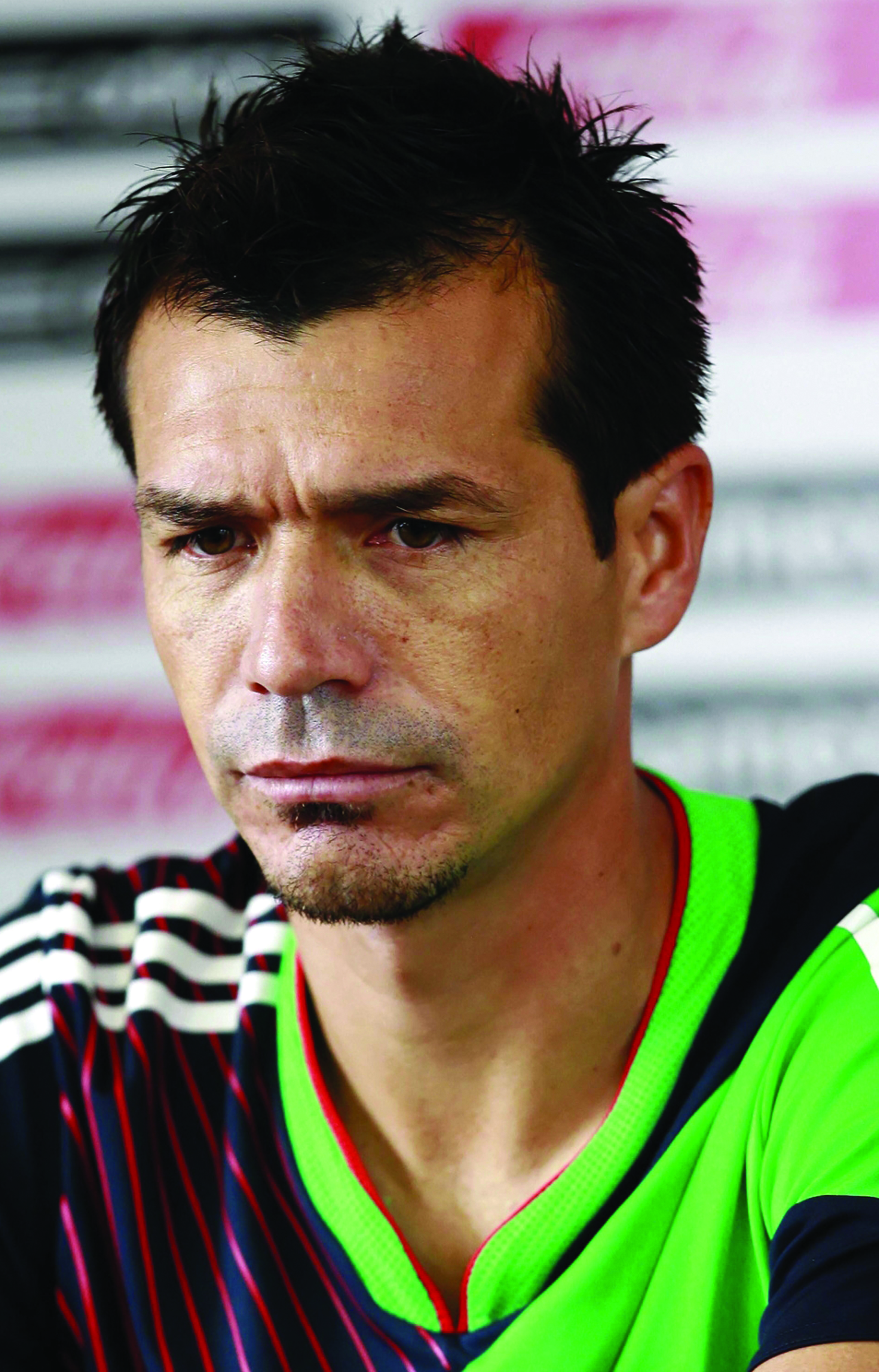 &iexcl;Pone el cuerno y lo cachan!