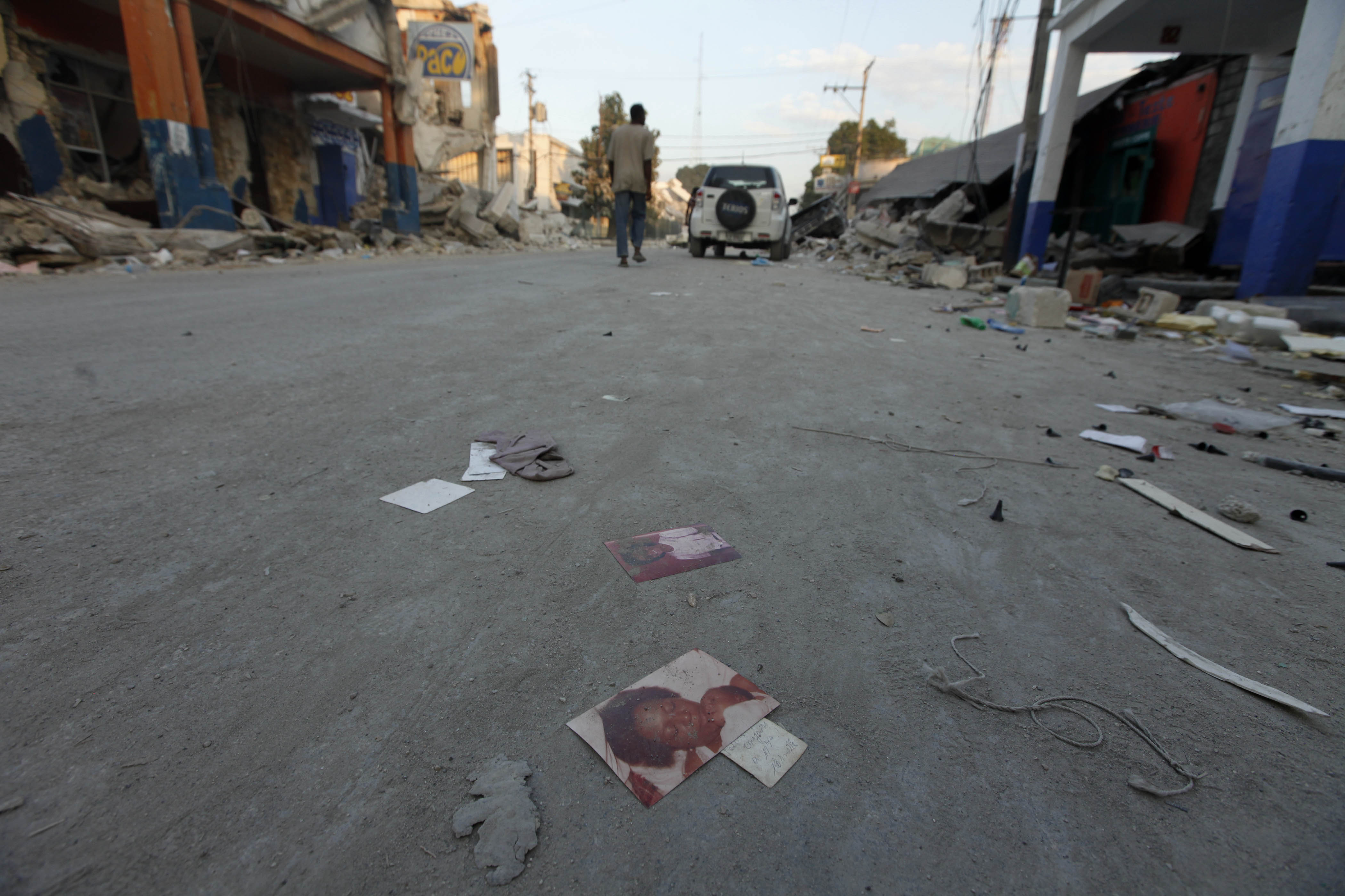 150,000 cad&aacute;veres, solo en la capital
