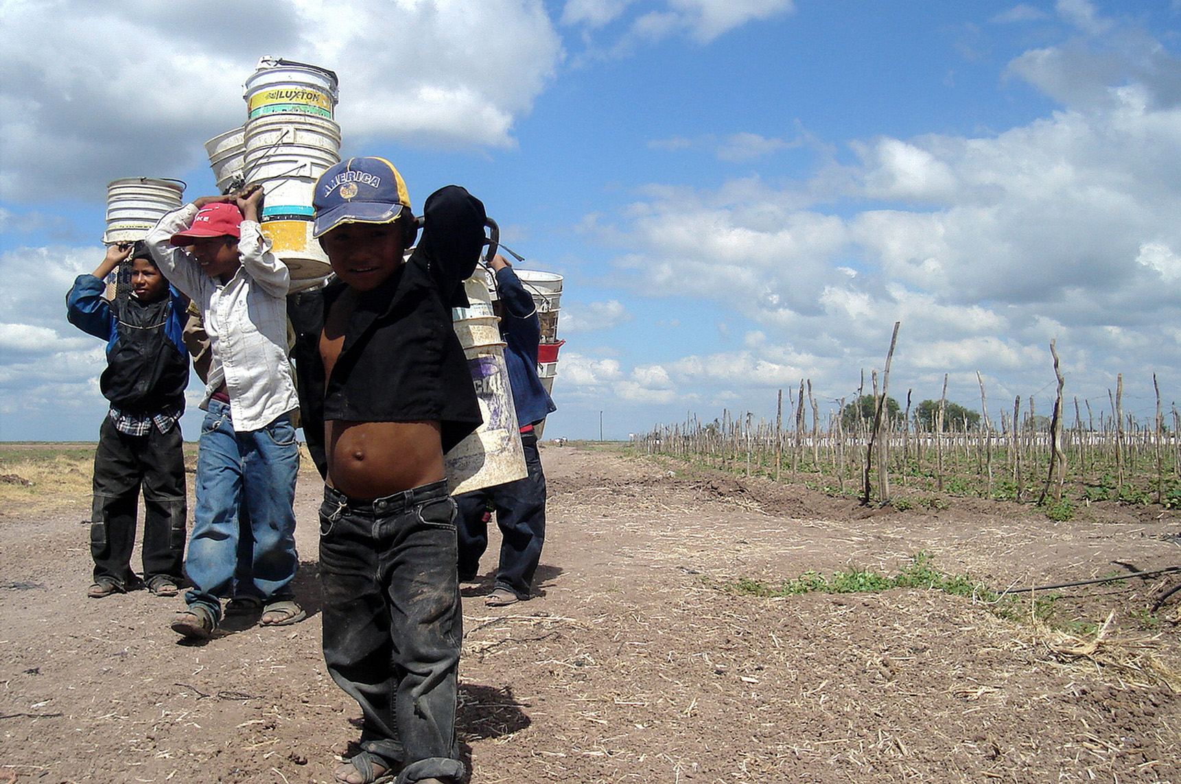 Buscan evitar labor de menores en campo