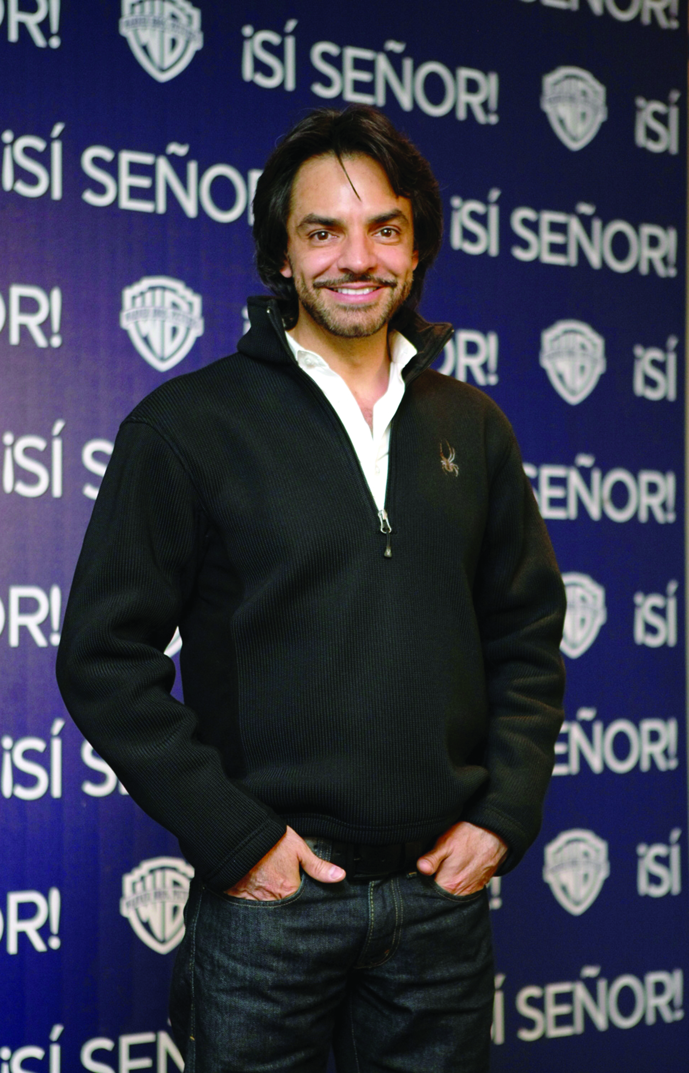 Cambia Derbez 'peluches por balones'