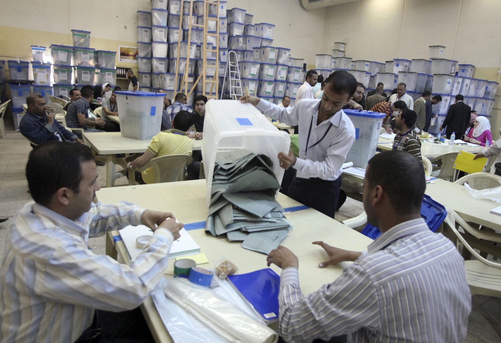 Irak vota a pesar de atentados