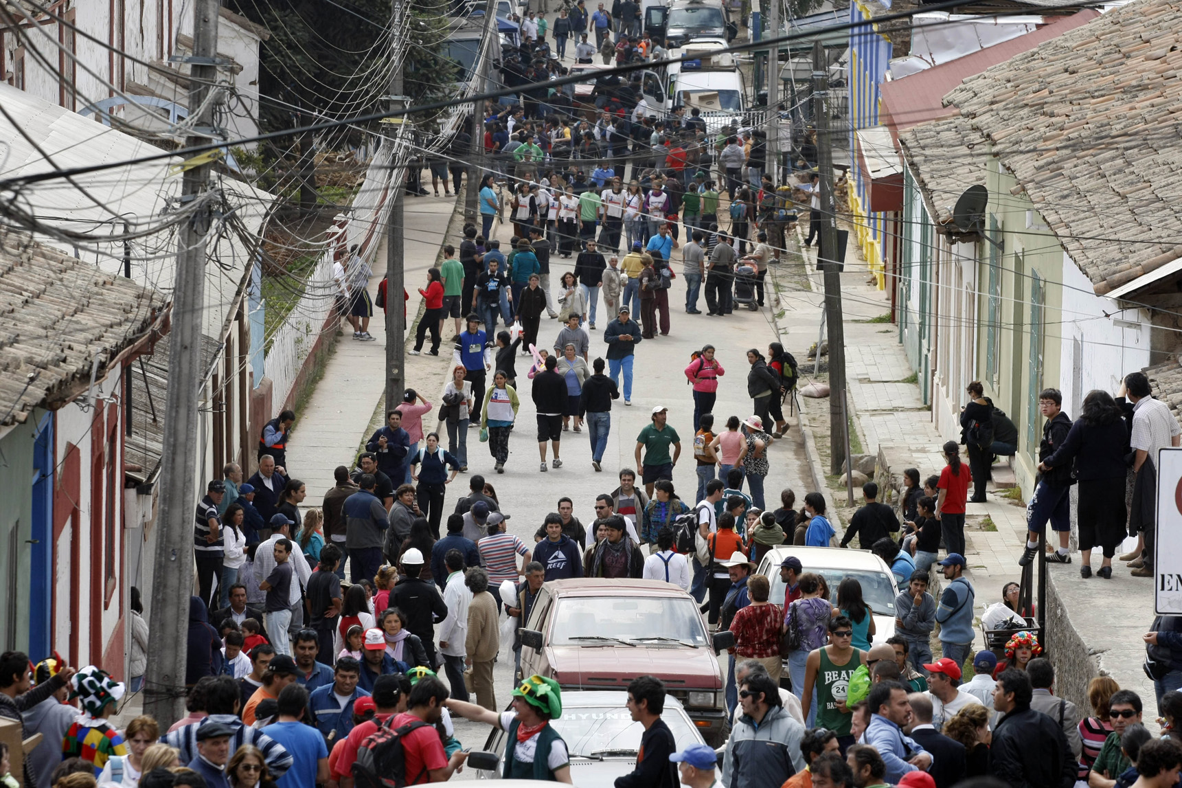 Asume presidencia en medio de alerta