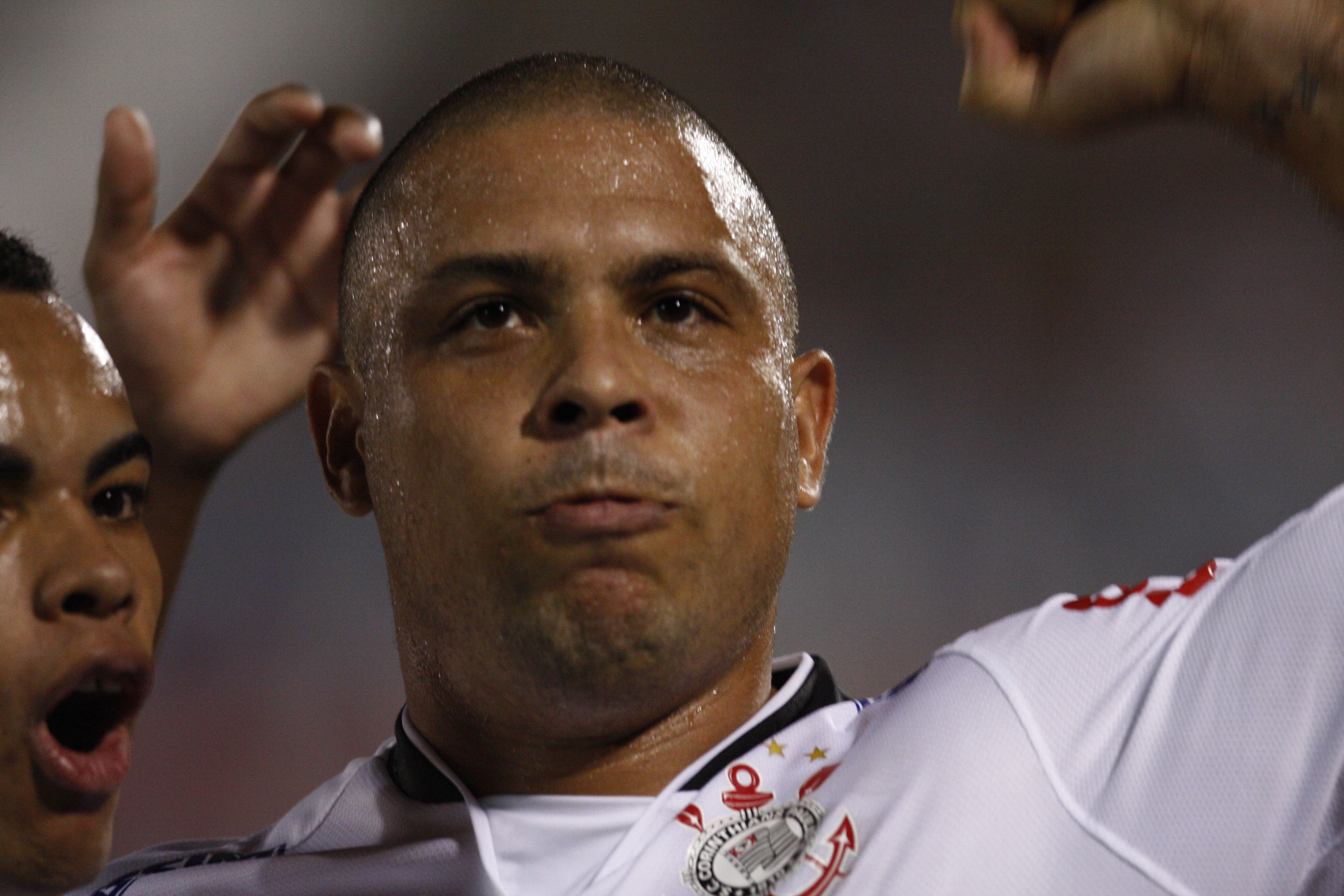 Alianza pierde pero se sostiene