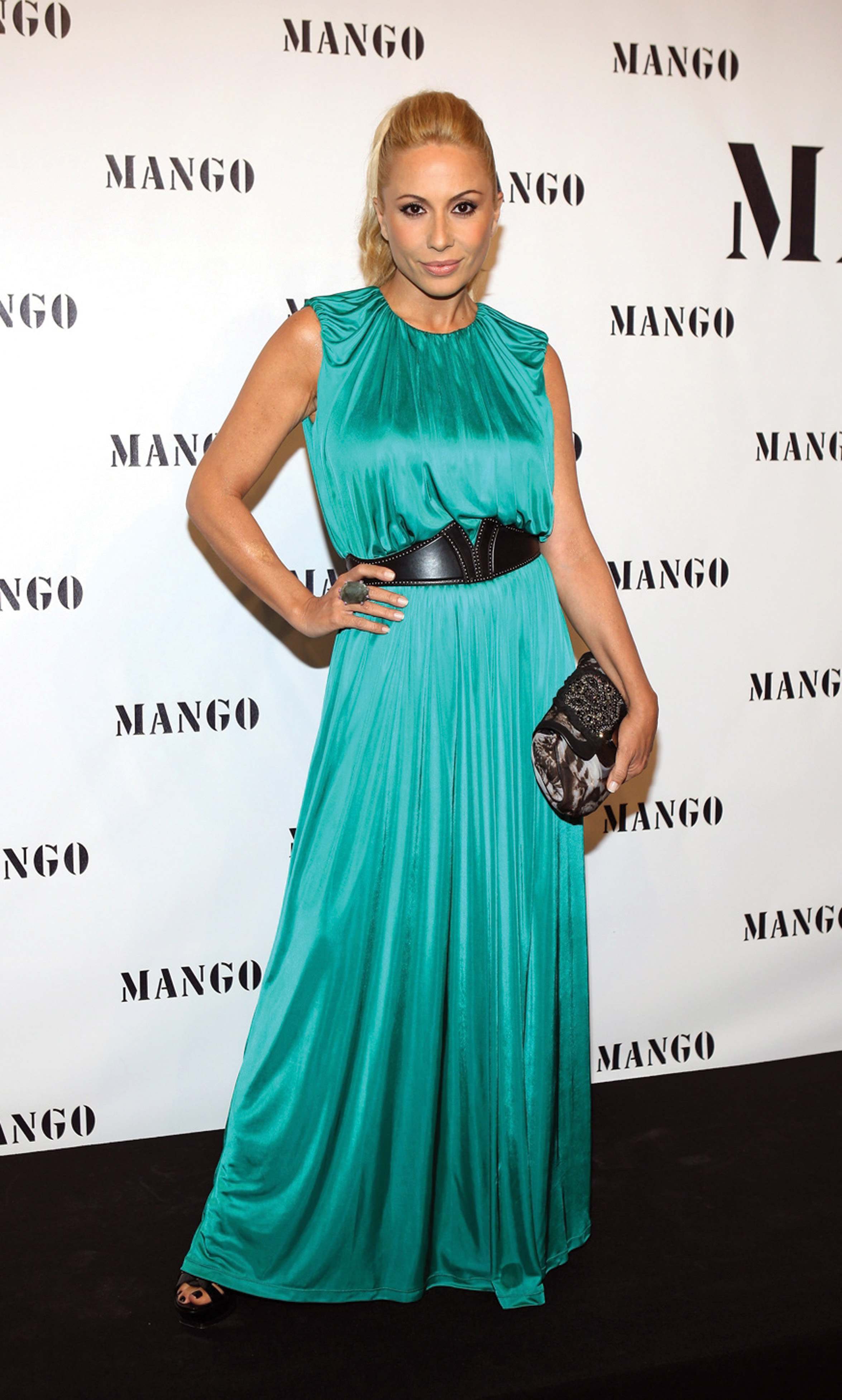 Se apoya Marta S&aacute;nchez en sus colegas