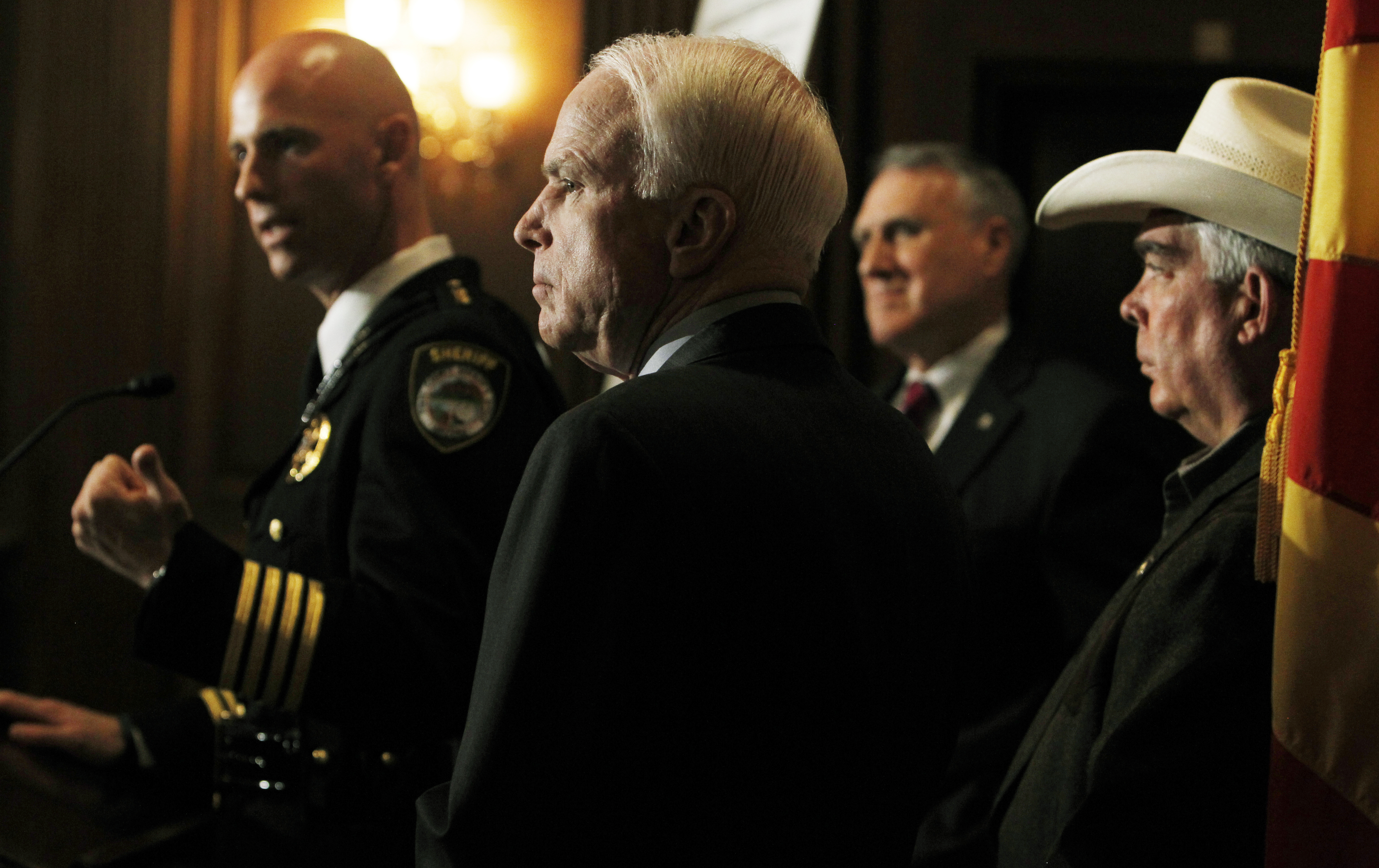 "Pol&iacute;ticos han fracasado en inmigraci&oacute;n"