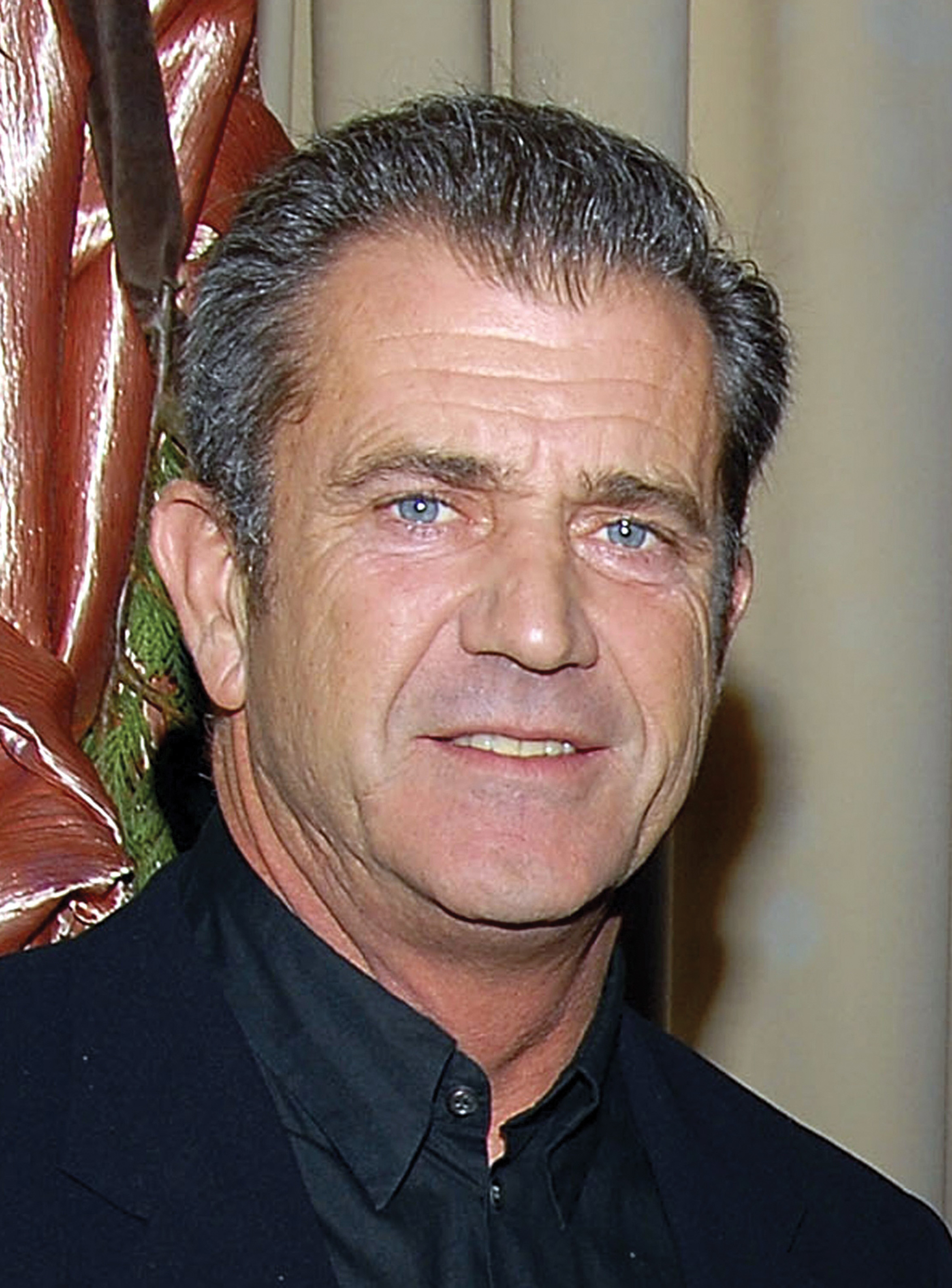 Contrata Mel a Regina Orozco