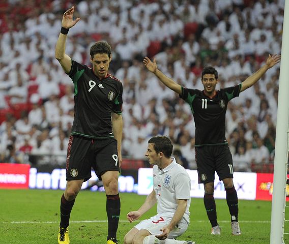 &iexcl;Ay diosito, dales punter&iacute;a!