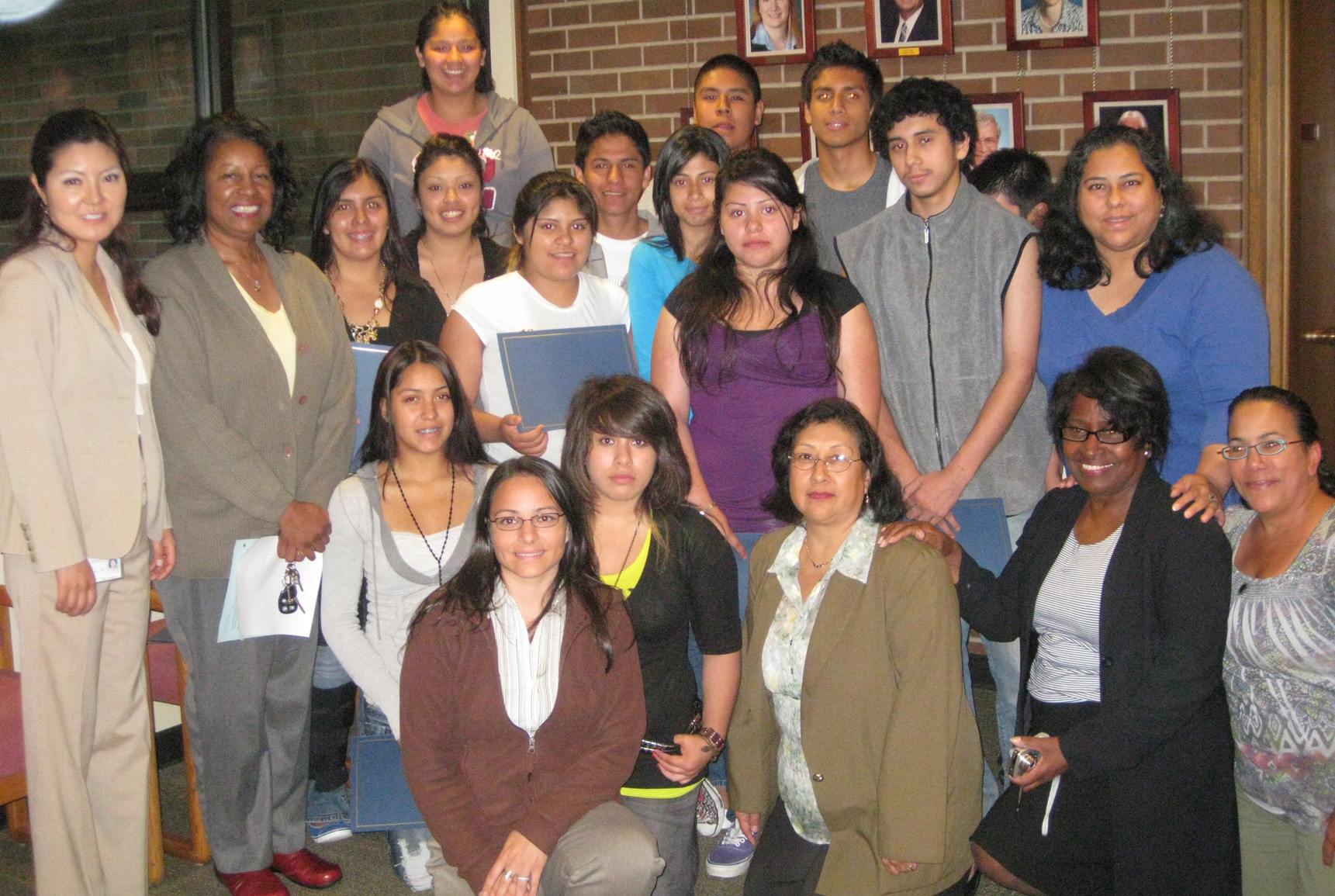 Lynnwood reconoce a estudiantes latinos