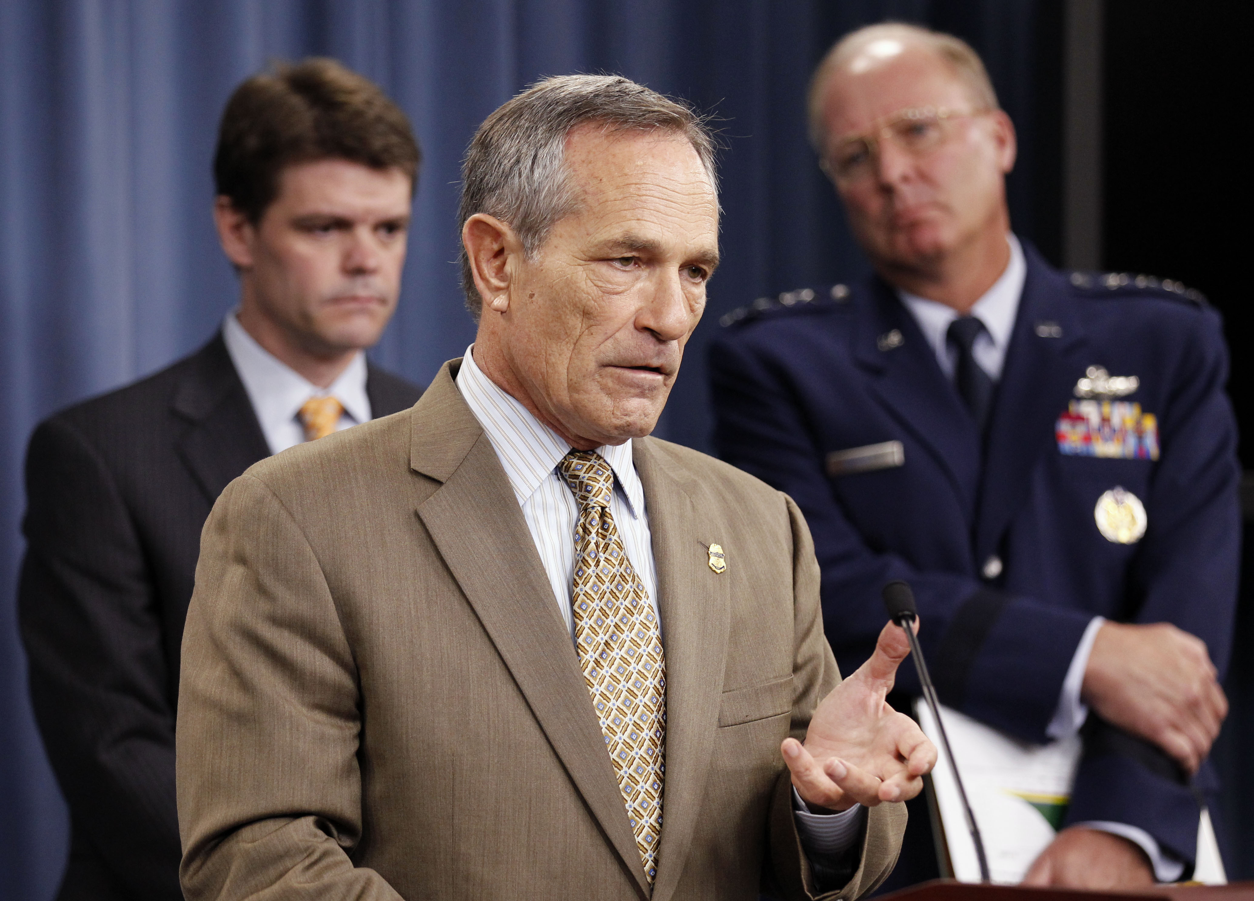 M&aacute;s soldados a la frontera