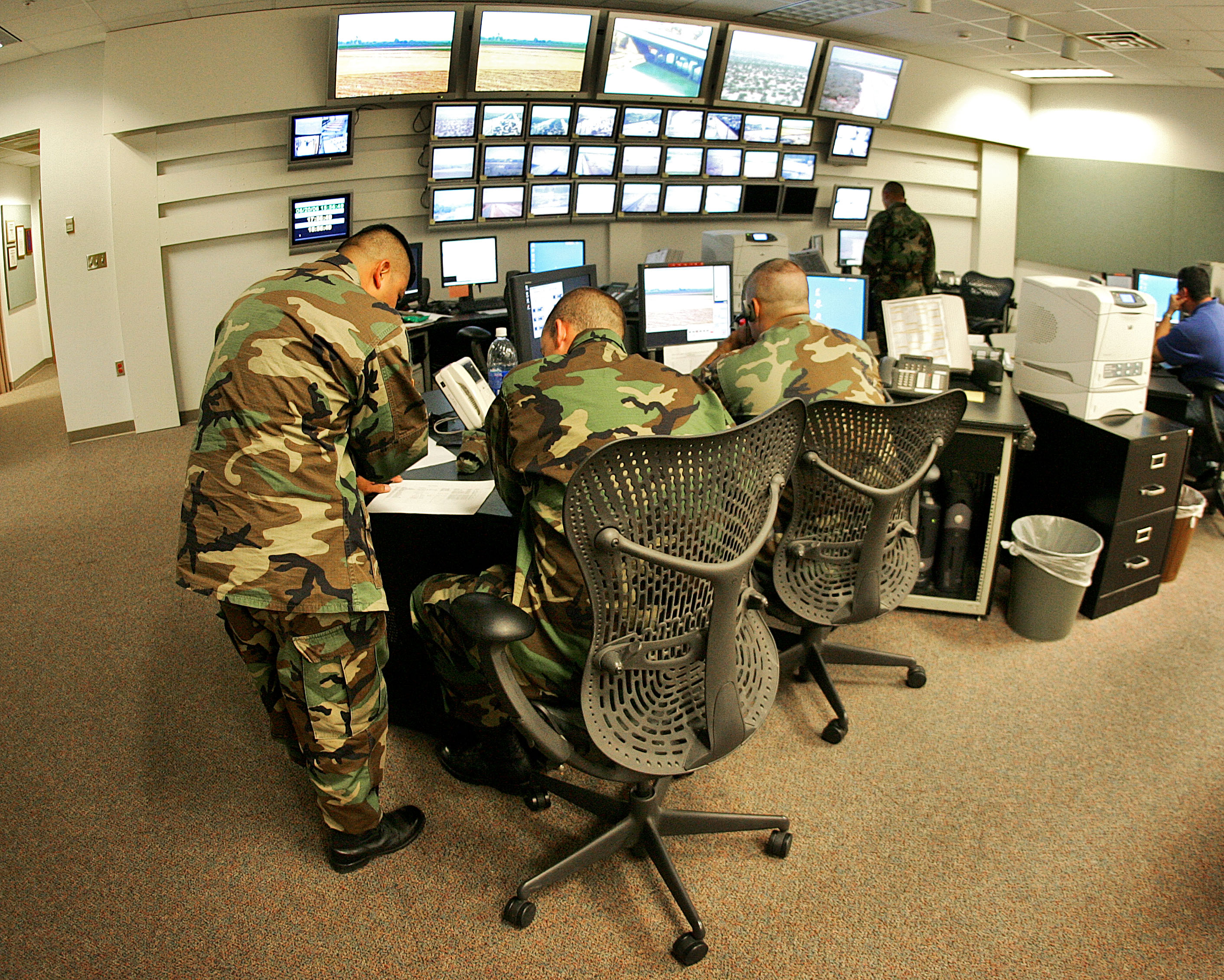 EEUU desplegar&aacute; 1.200 guardias en frontera con M&eacute;xico