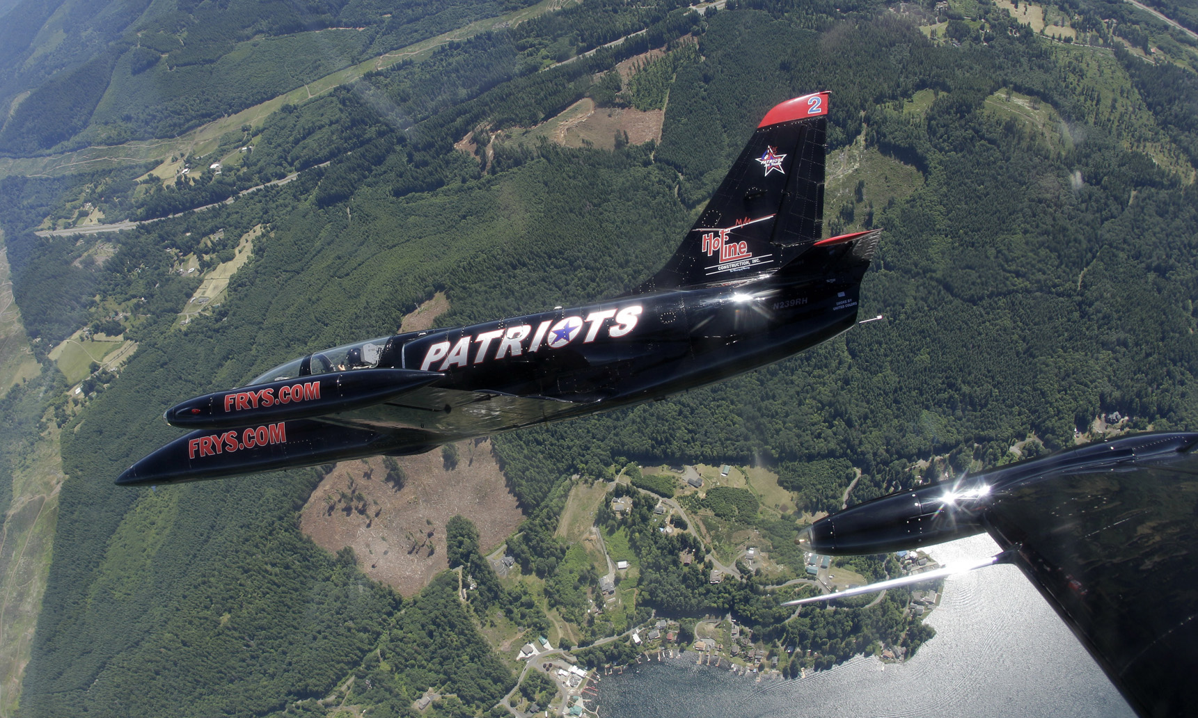 Civilian jet team stars at Lewis-McChord air show