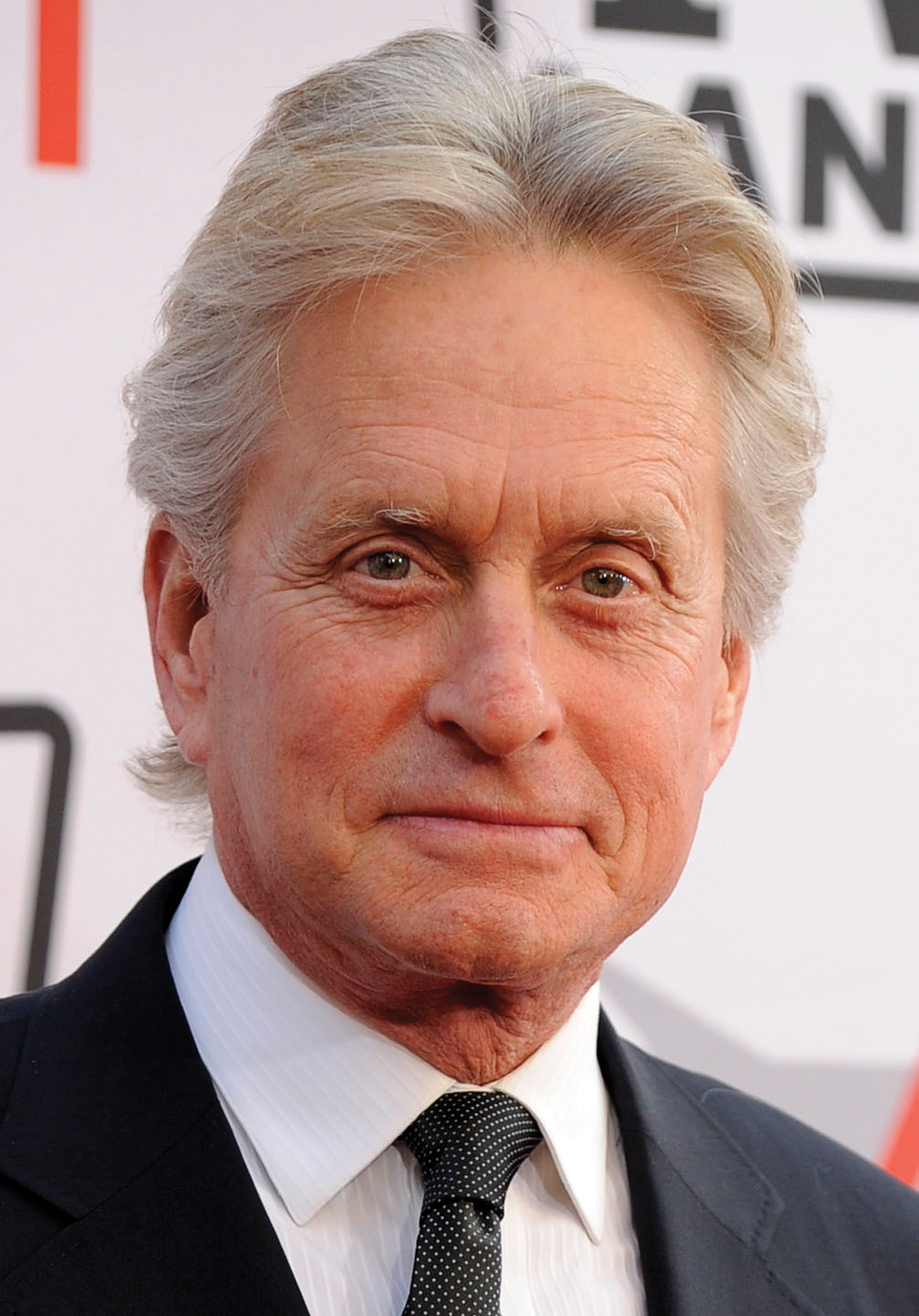 Michael Douglas padece tumor en la garganta
