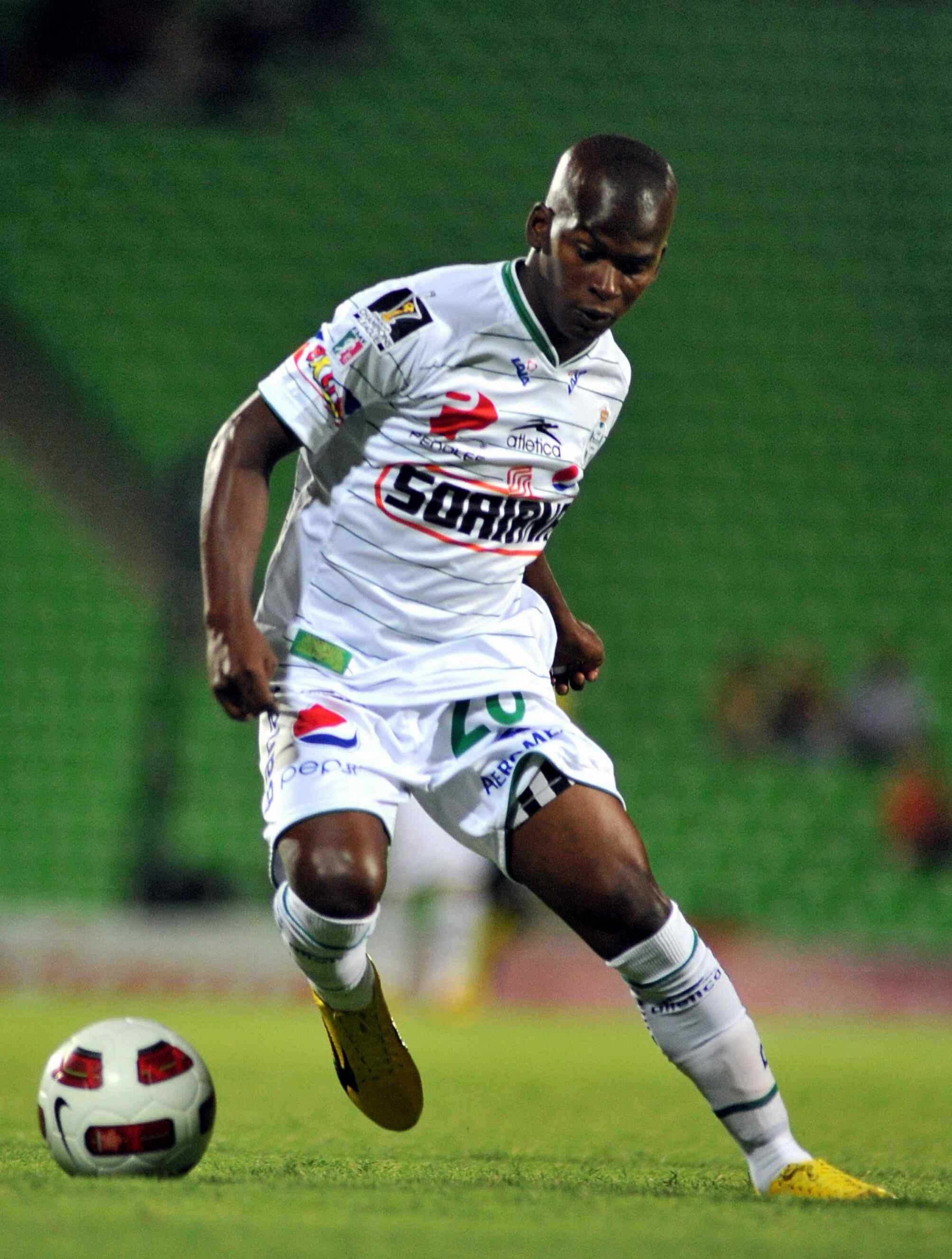 Arabe Unido de Panam&aacute; sigue en la pelea