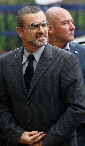 8 semanas de c&aacute;rcel para George Michael